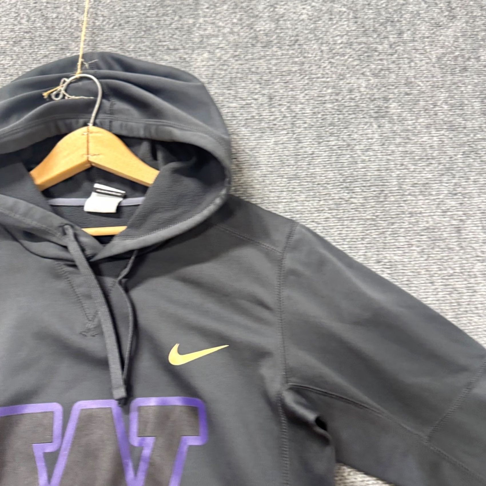 Nike Nike Hoodie Sweatshirt Black Mens Small UW Huskies Therma-Fit Active Wear Pullover Portland? Size US S / EU 44-46 / 1 - 6 Thumbnail