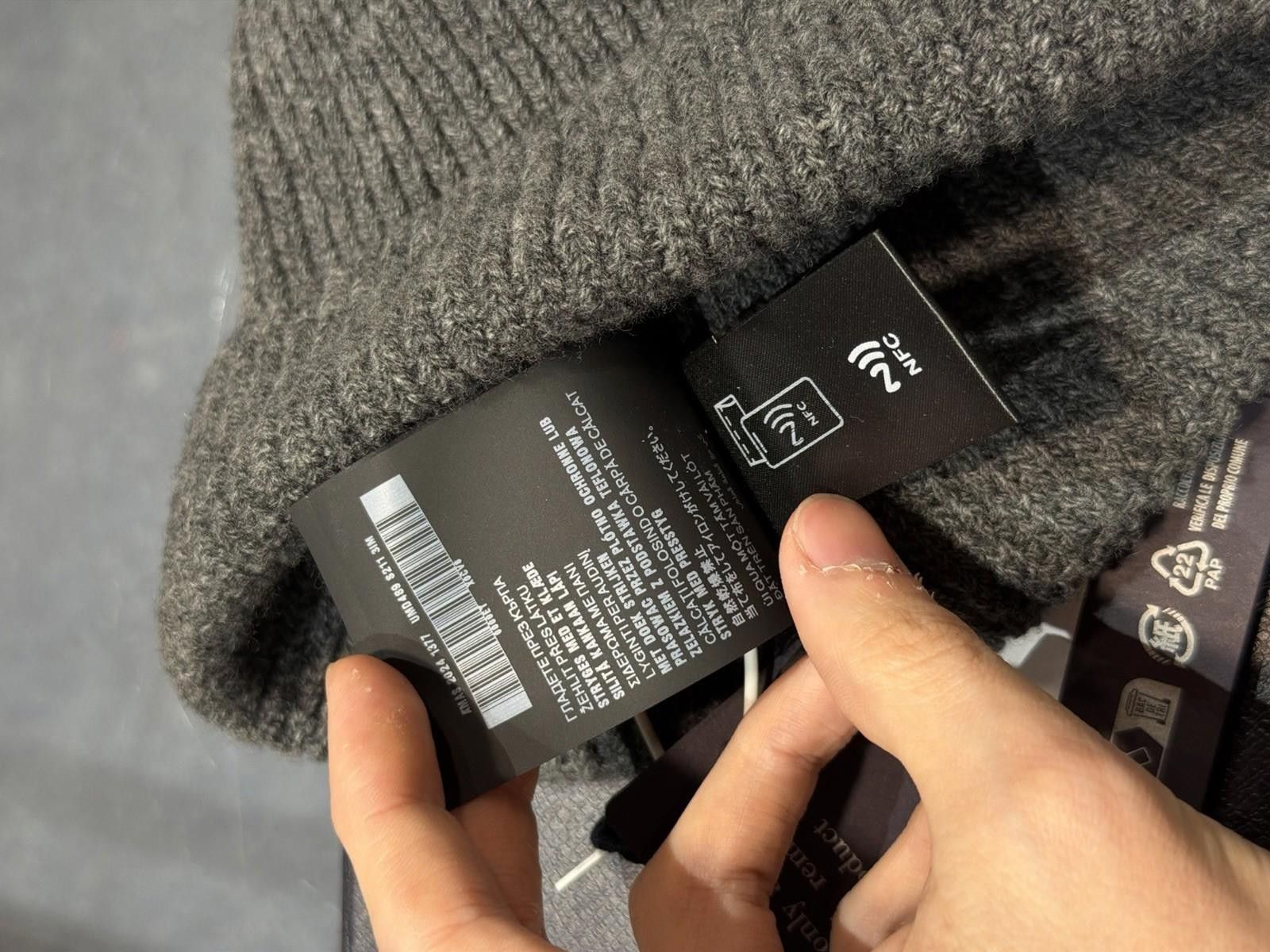 Prada PRADA Beanie Gray (M) Cashmere Knit Beanie Triangle NEW $650 Size ONE SIZE - 11 Thumbnail