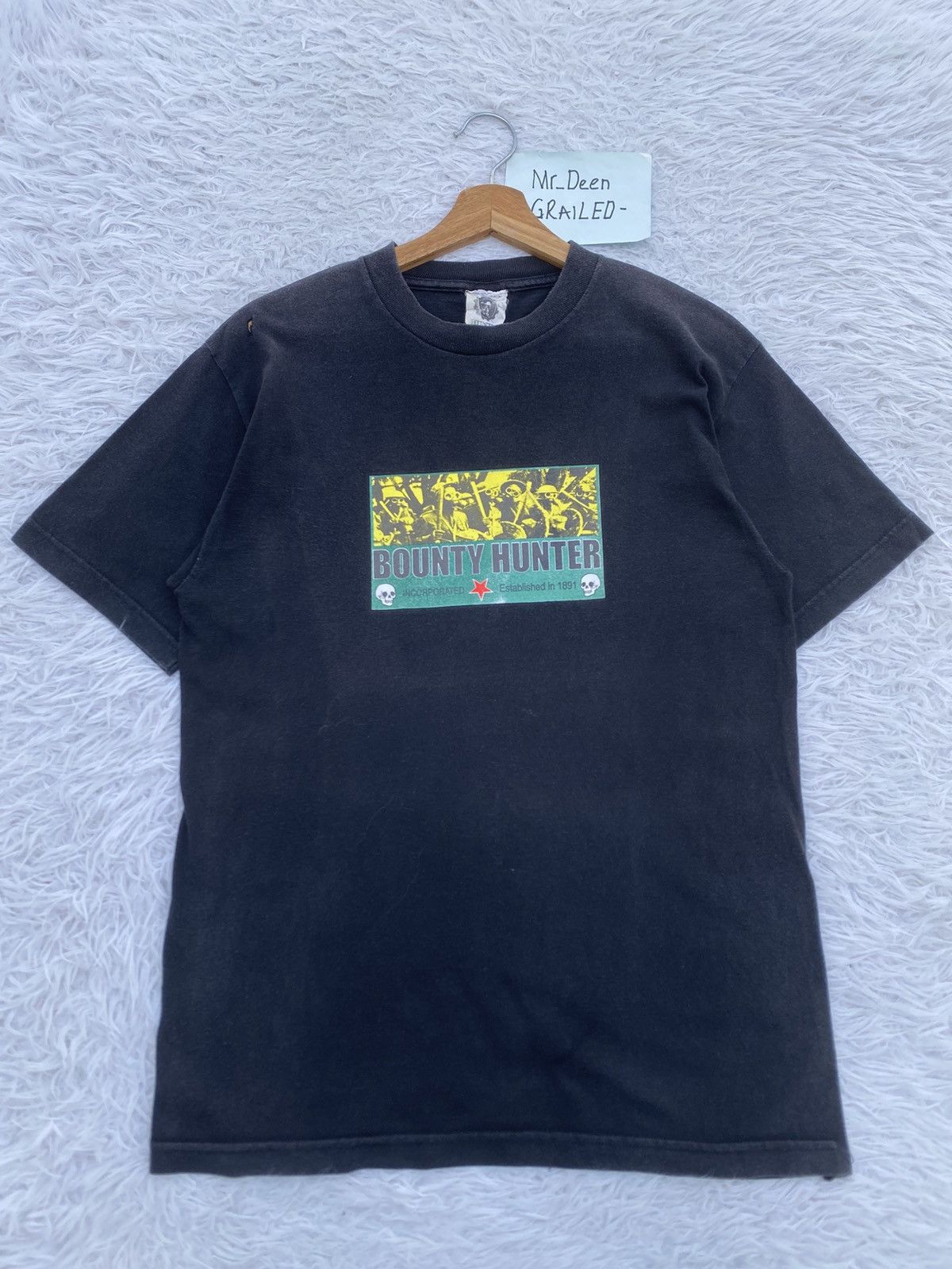 Bounty Hunter Rare Vtg 90s Bounty Hunter Army Wear Gas Mask Skulls Tshirt Size US S / EU 44-46 / 1 - 3 Thumbnail