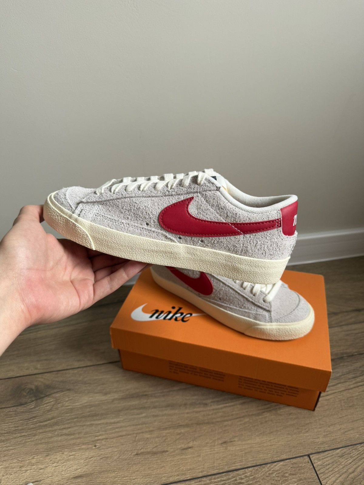 Nike Nike Blazer Low 77 Vintage Light Grey Red Size US 7 / IT 37 - 1 Thumbnail