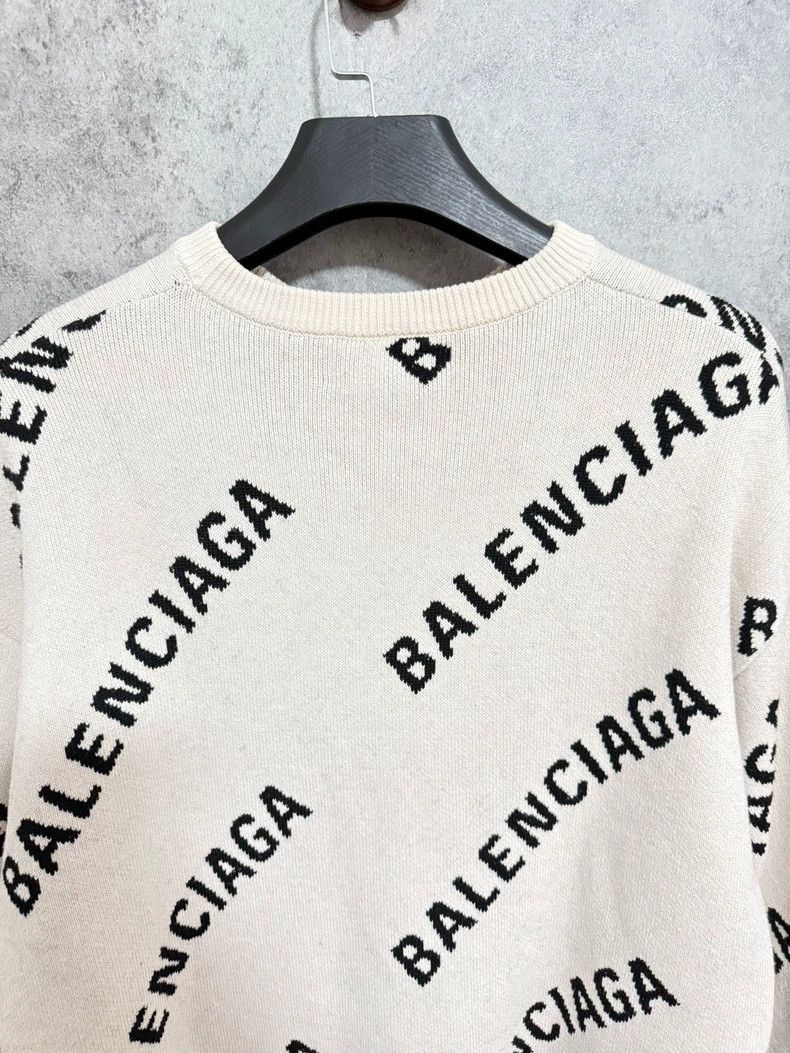 Balenciaga Balenciaga Crewneck pullover with full logo Size US M / EU 48-50 / 2 - 7 Thumbnail