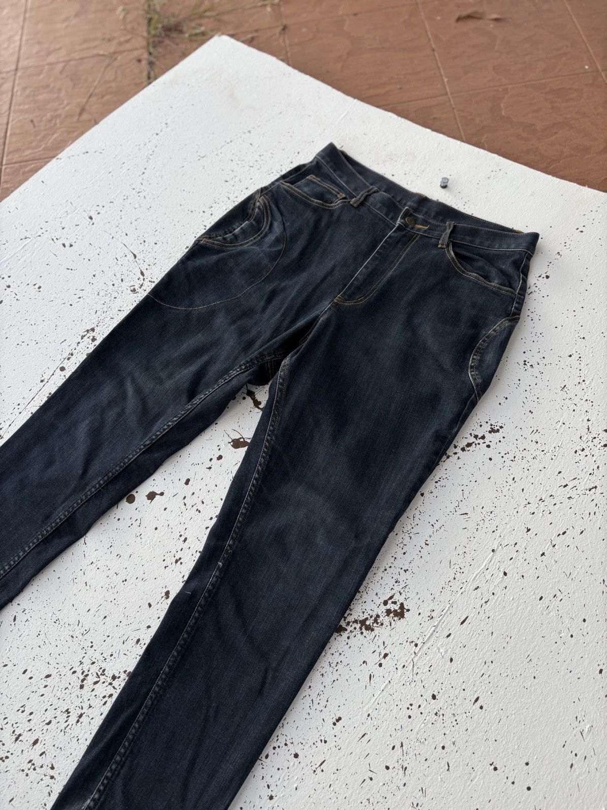 Issey Miyake Issey Miyake Avant-Garde Curved Seam Jeans Japanese Denim Size US 32 / EU 48 - 8 Thumbnail