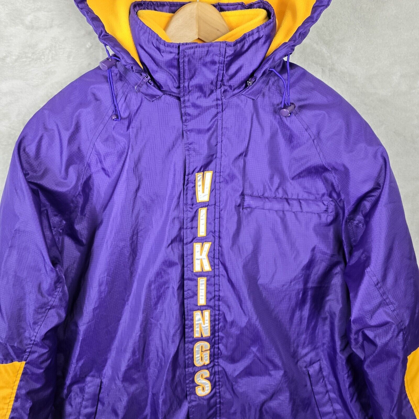 NFL Vintage Minnesota Vikings NFL G-iii Jacket Mens Large Purple Size US L / EU 52-54 / 3 - 3 Thumbnail