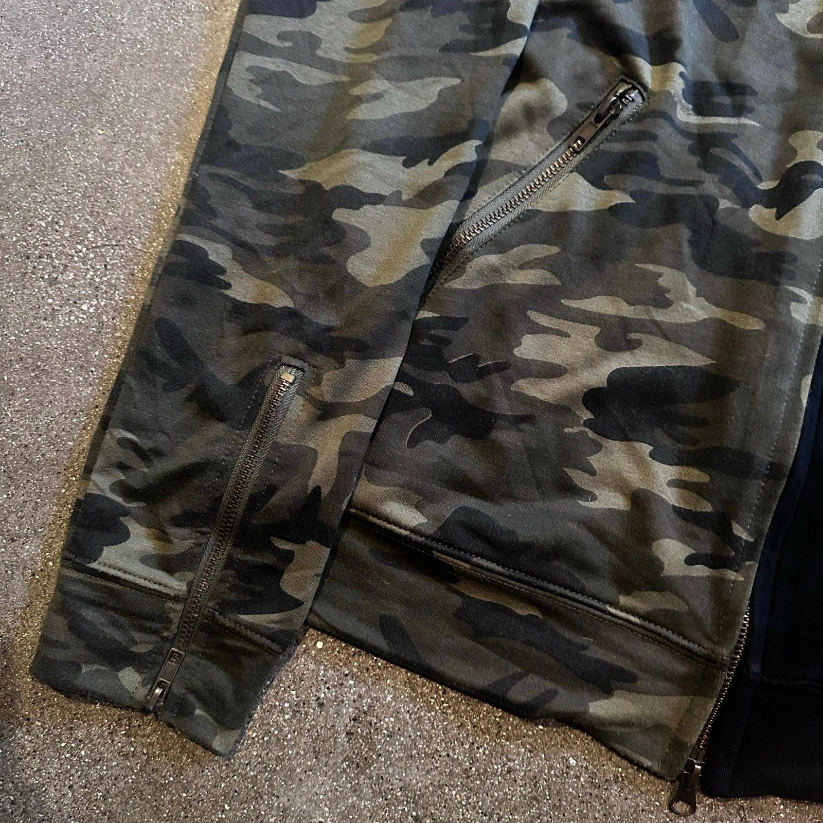 Japanese Brand japanese hedge half camo two tone zip up hoodie sweatshirt Size US M / EU 48-50 / 2 - 3 Thumbnail