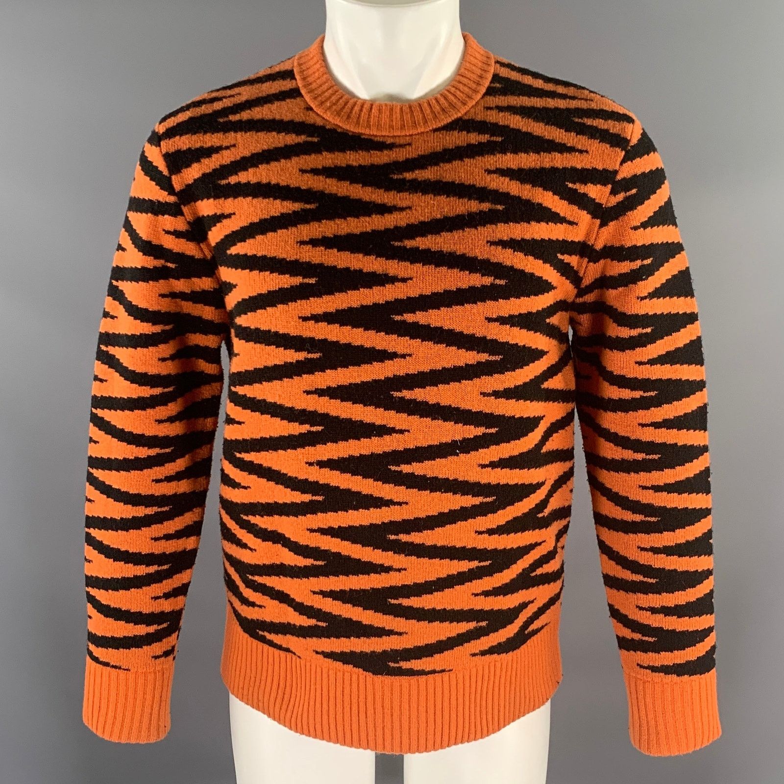 Levi's LEVI'S M Orange Black Zig Zag Wool Crew-Neck Pullover Size US M / EU 48-50 / 2 - 1 Thumbnail