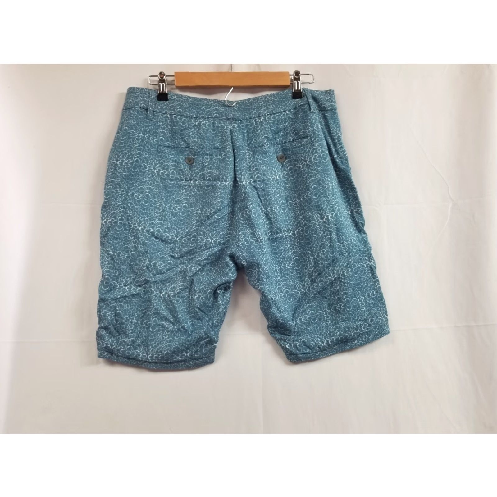Paige Paige Shorts Beach Floral Blue 34 Men Chino Rayon Flat Front Regular Inseam 9" Breathable Logo Button Size US 38 / EU 54 - 2 Thumbnail