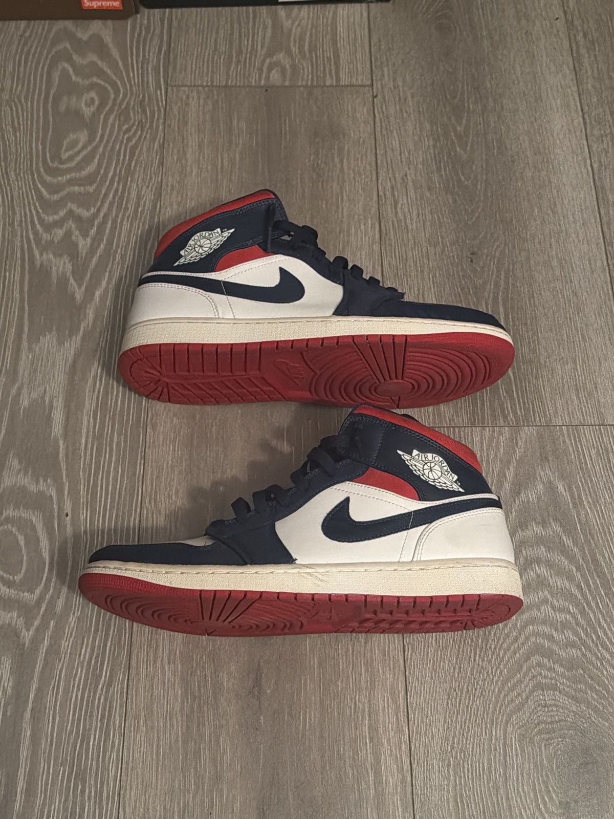 Jordan Brand Jordan 1 mid se olympic Size US 10.5 / EU 43-44 - 1 Thumbnail