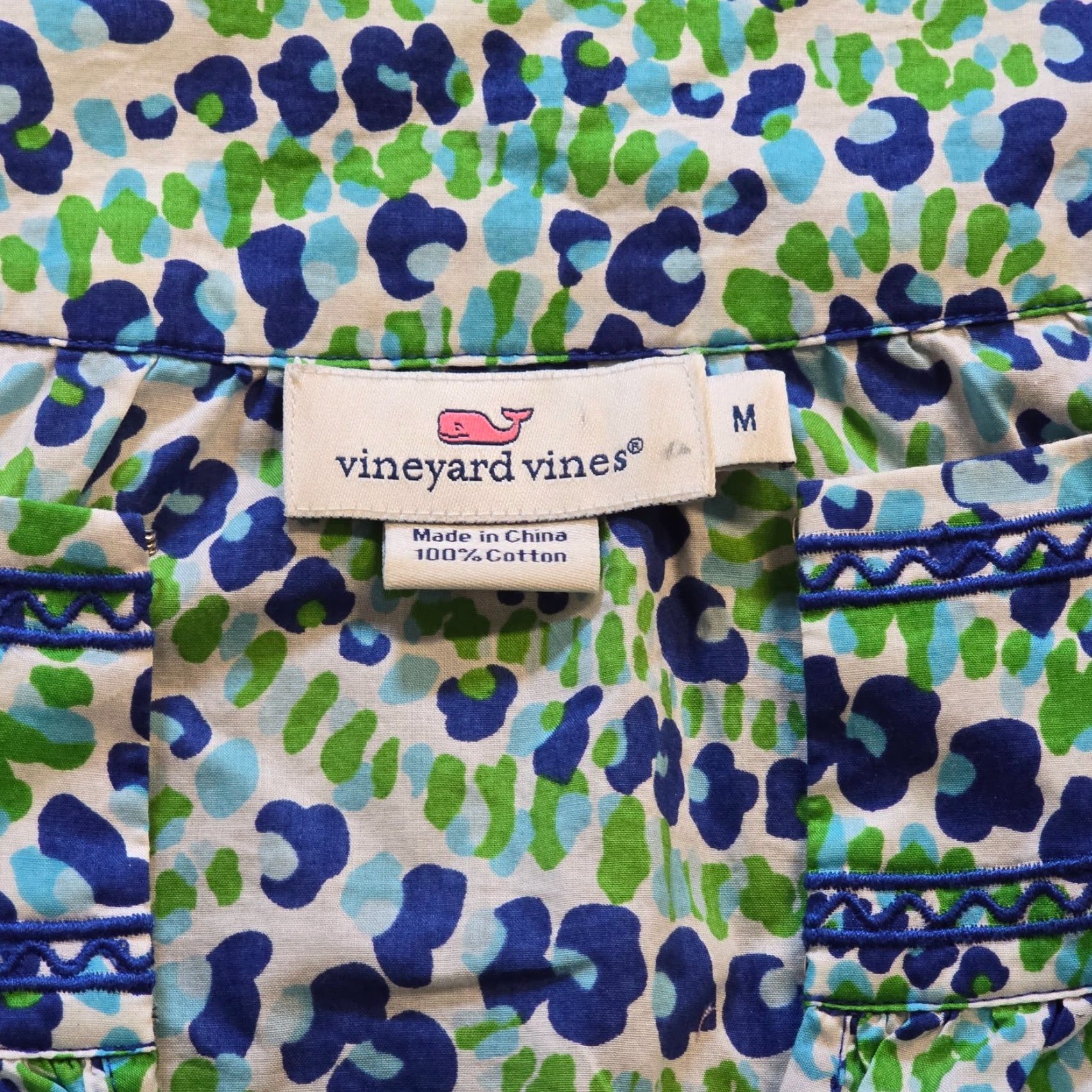 Vineyard Vines Vineyard Vines Top Womens Size 4 Green Mosaic Beachy Long Sleeve V Neck Casual Shirt Size S / US 4 / IT 40 - 4 Thumbnail