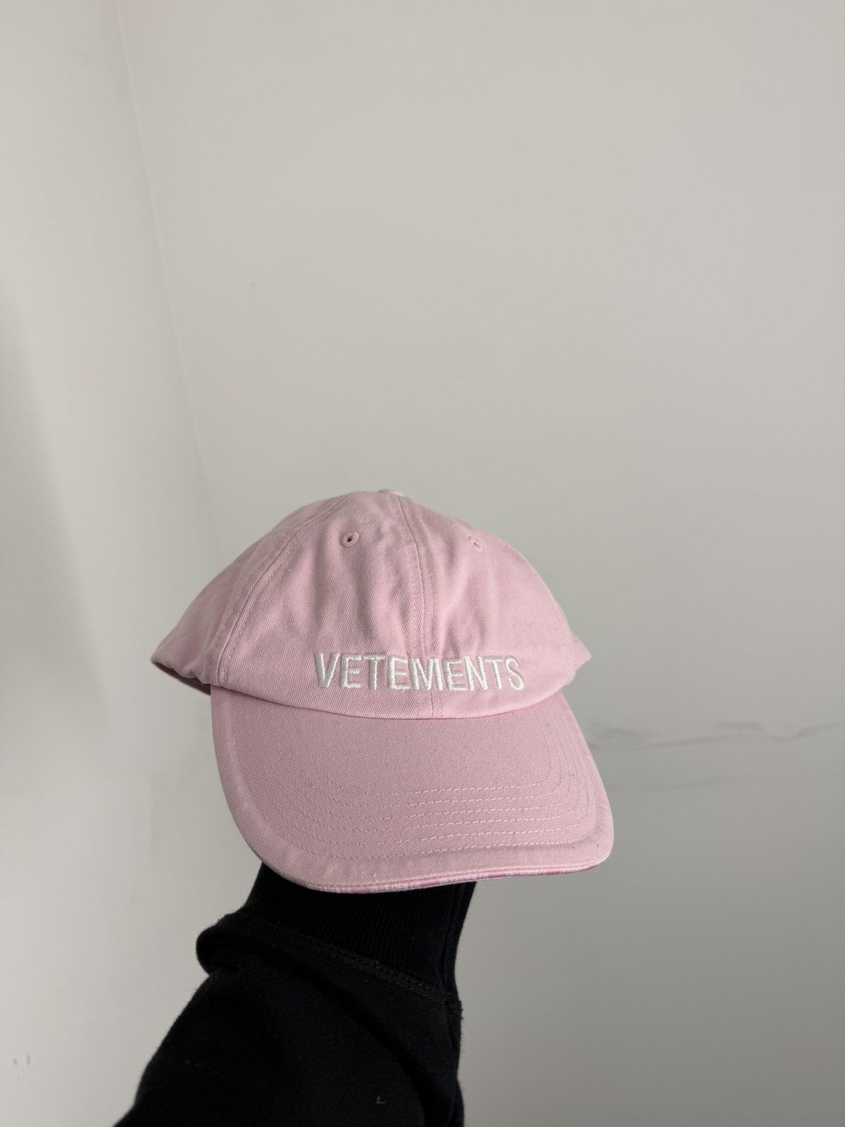 Reebok × Vetements Vetements x Reebok Pink Cap Size ONE SIZE - 1 Thumbnail
