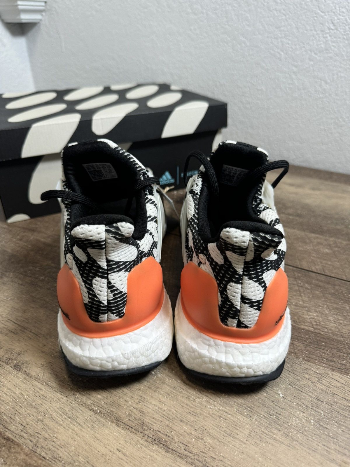Adidas Adidas Ultraboost 1.0 Men’s Sz 10.5 Marimekko Black Cloud Size US 10.5 / EU 43-44 - 4 Thumbnail