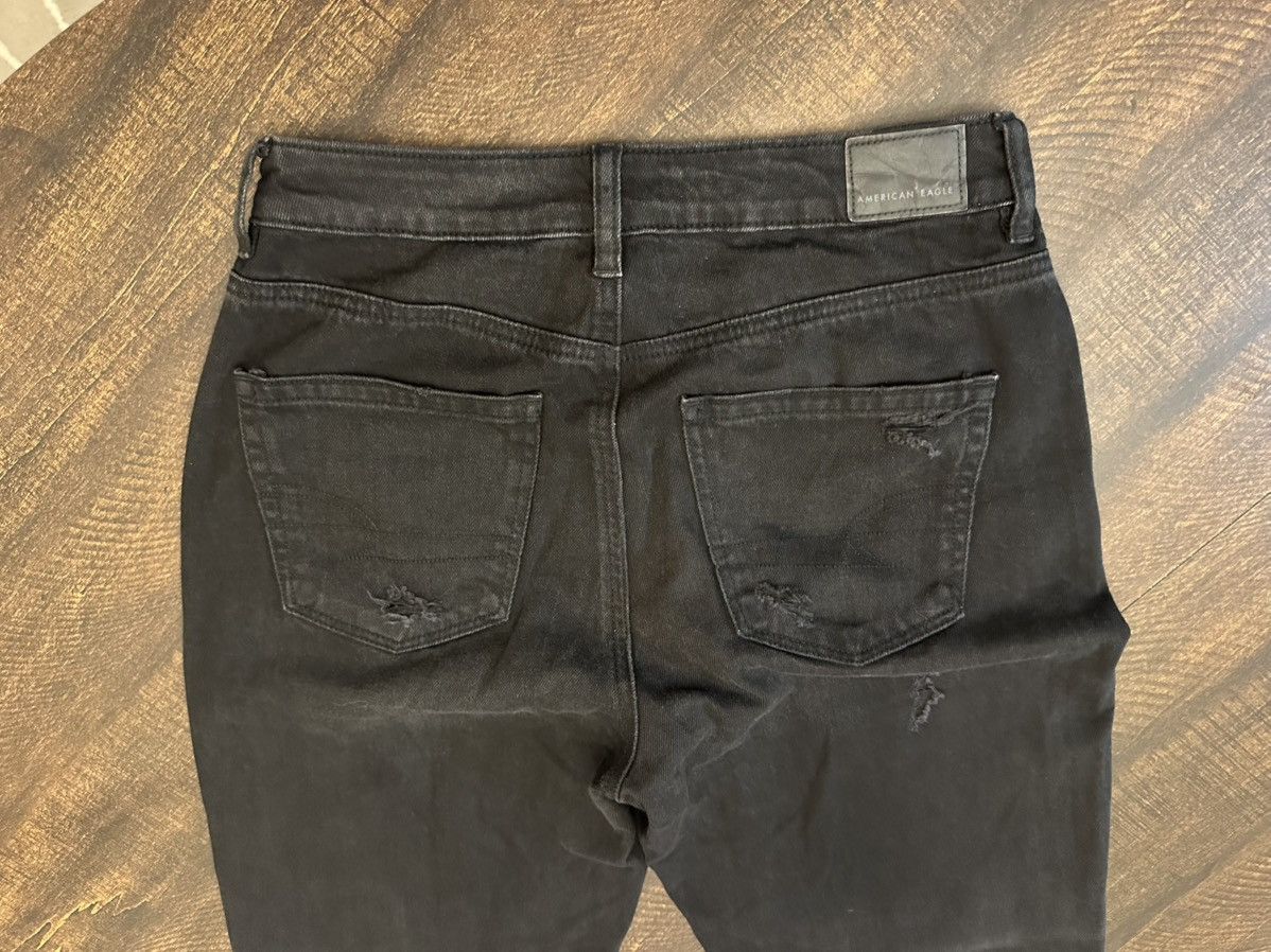 American Eagle Outfitters American Eagle Black Distressed Mom Jeans Size 4 Size 27" / US 4 / IT 40 - 11 Thumbnail