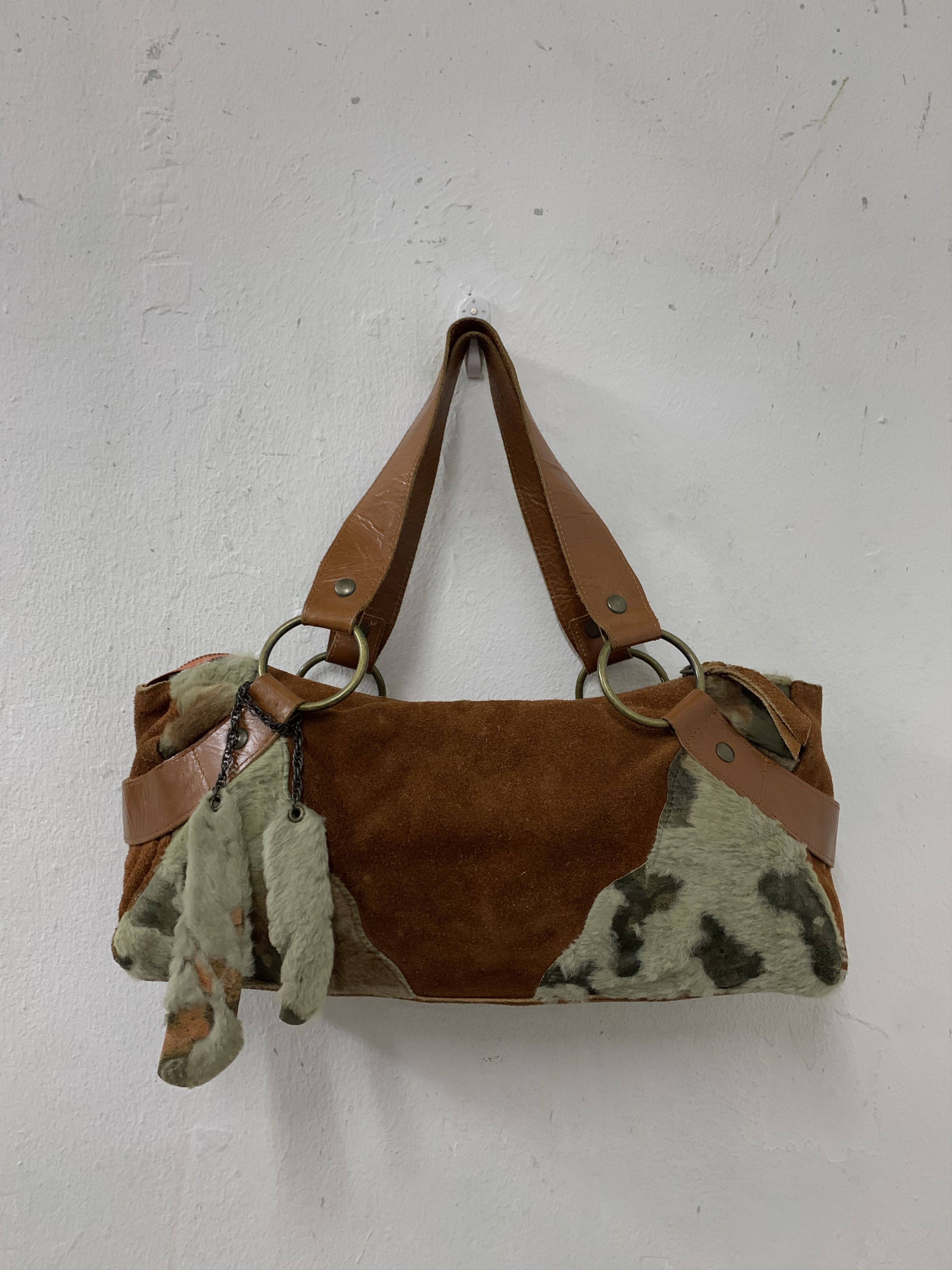Japanese Brand Trafico Leather Shoulder Bag Size ONE SIZE - 1 Thumbnail