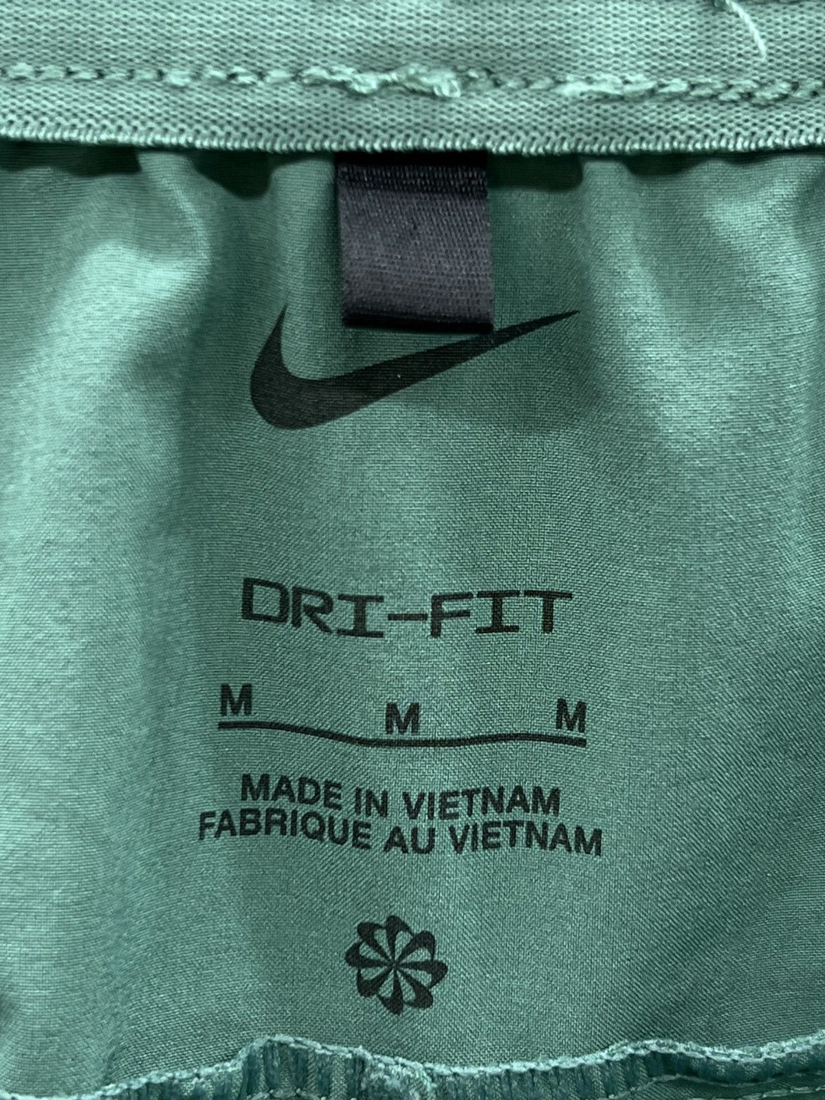 Nike Nike Men's Dri-FIT Unlimited Woven 9 Shorts Green DV9330-361 Size US 34 / EU 50 - 3 Thumbnail