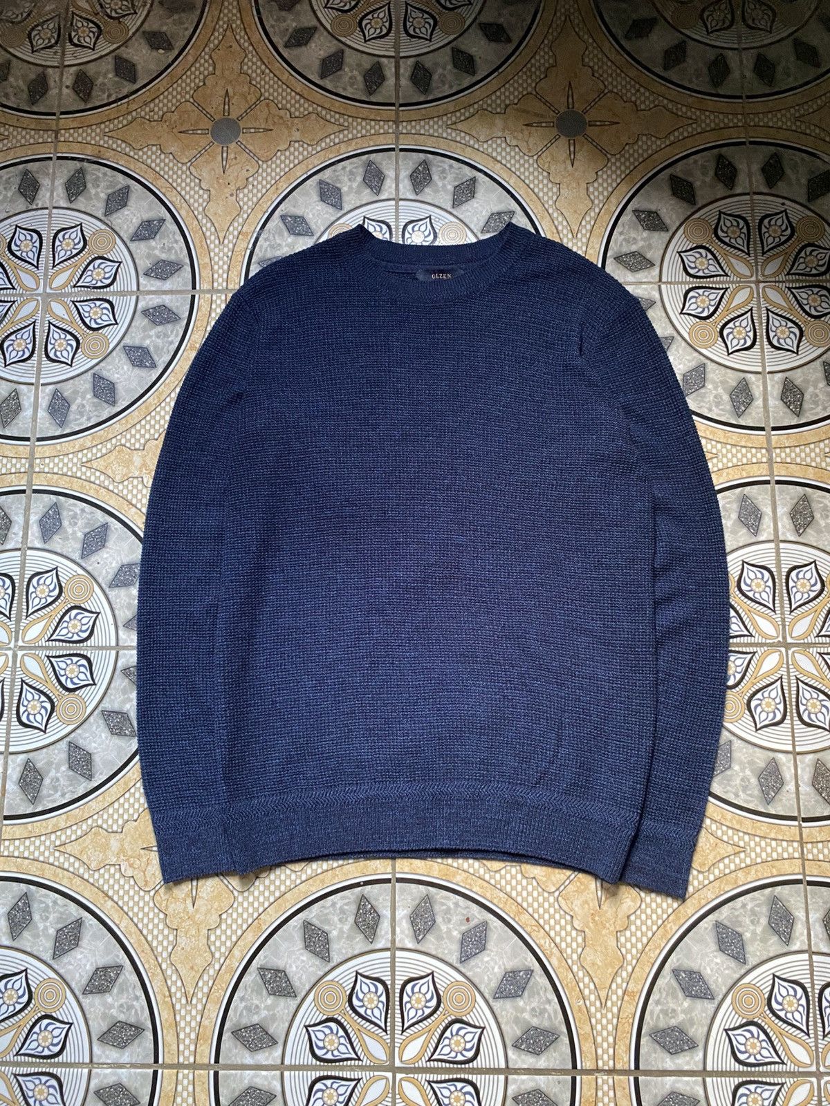 Other Korean luxury casual wear brand made from fine knits, OLZEN. Size US M / EU 48-50 / 2 - 1 Thumbnail