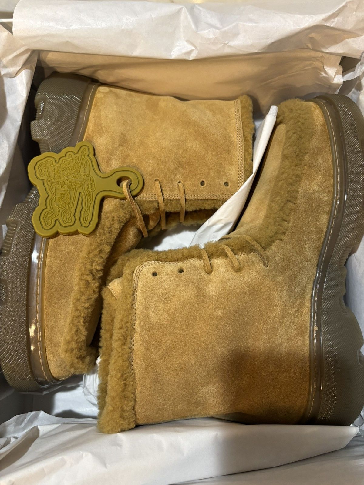 Burberry × Dior × Prada Burberry new 2024 collection shearling boots size 41.5/ 9US Size US 8.5 / EU 41-42 - 4 Thumbnail