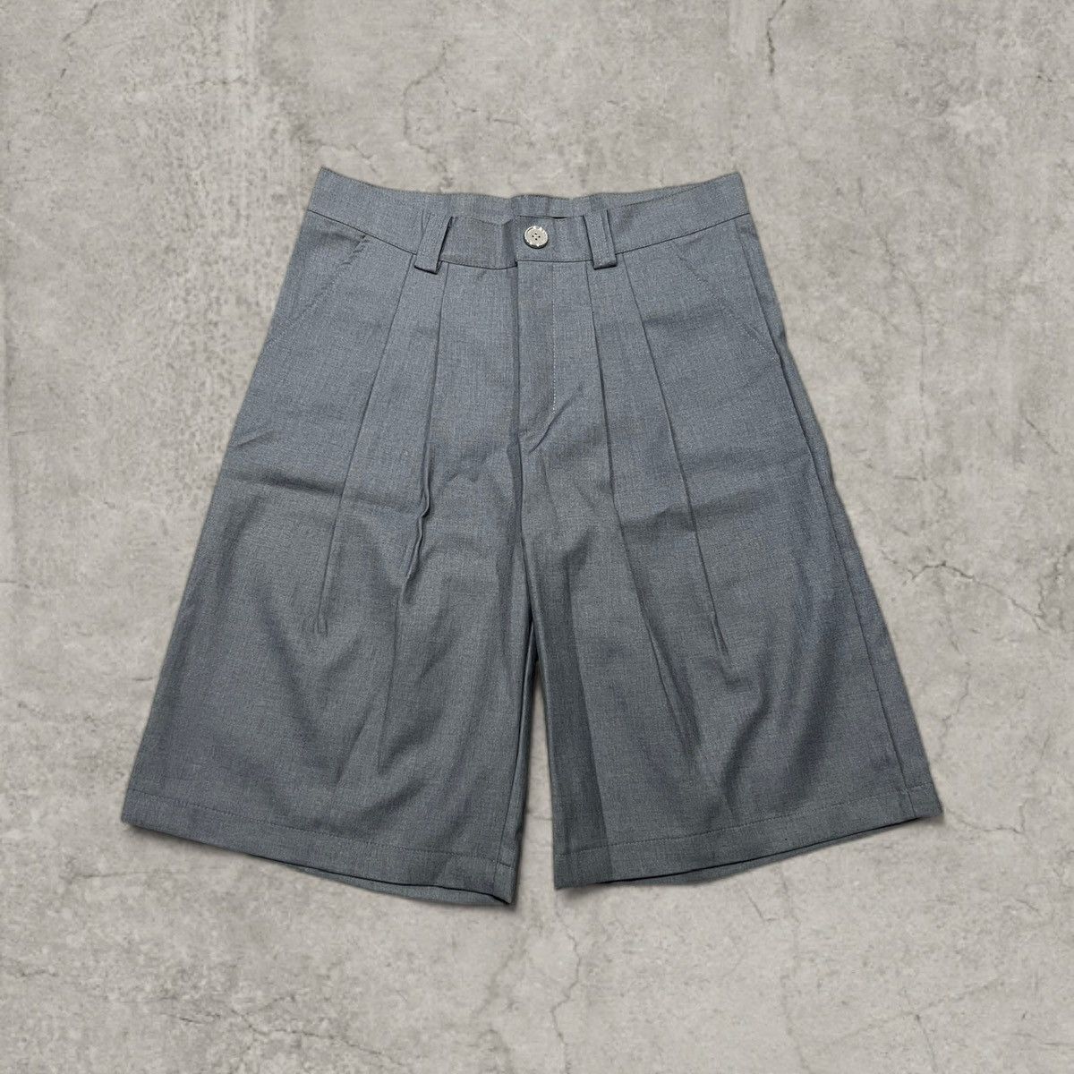Japanese Brand Wide leg Japanese style tailored shorts in grey. Size L Size US 34 / EU 50 - 1 Thumbnail