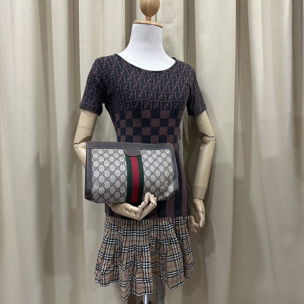 Gucci ‼️YES‼️VINTAGE GUCCI GG SUPREME SHERRY LINE MONOGRAM CLUCTHBAG Size ONE SIZE - 1 Thumbnail