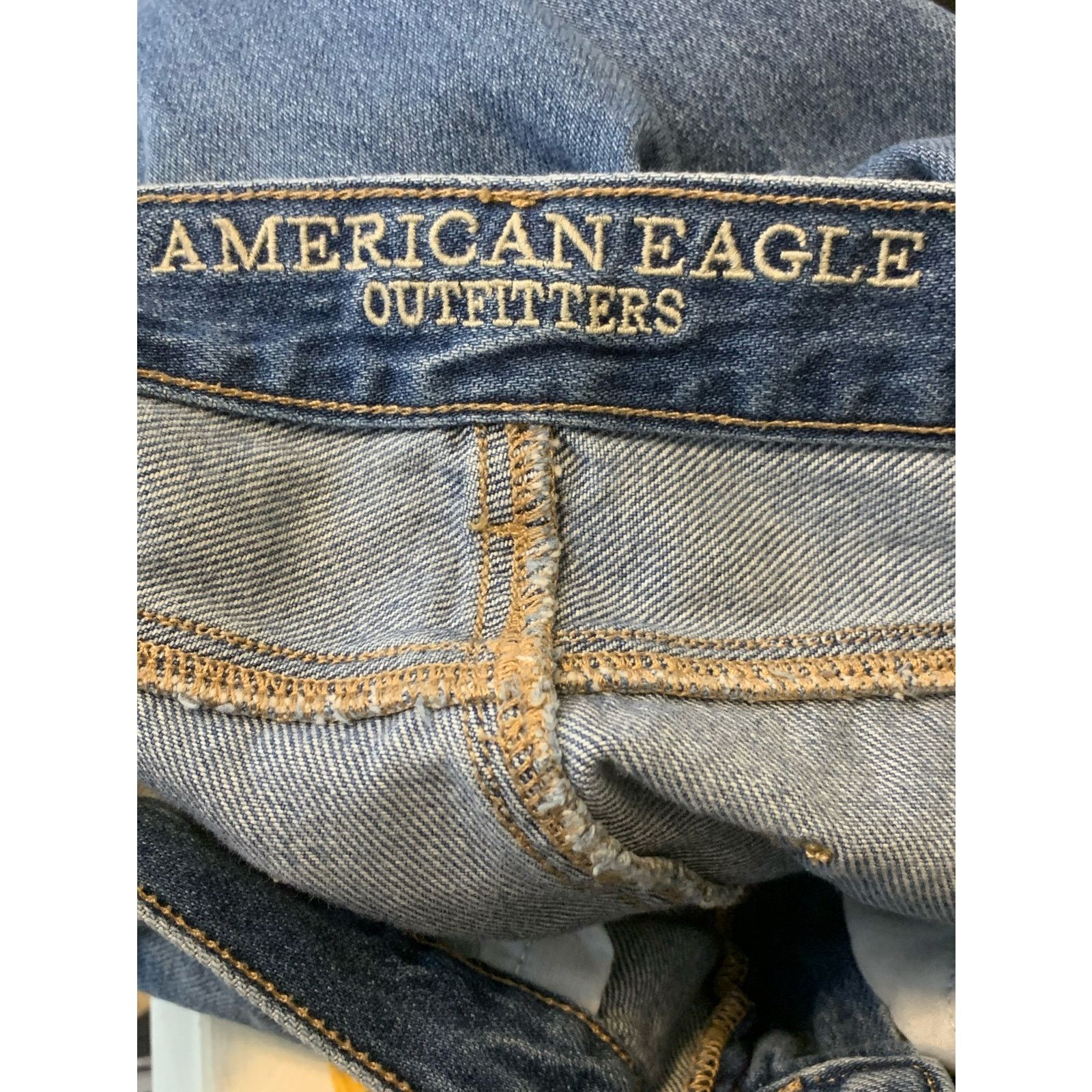 American Eagle Outfitters American Eagle distressed mom jeans size 0 Size 25" / US 0 / IT 36 - 3 Thumbnail