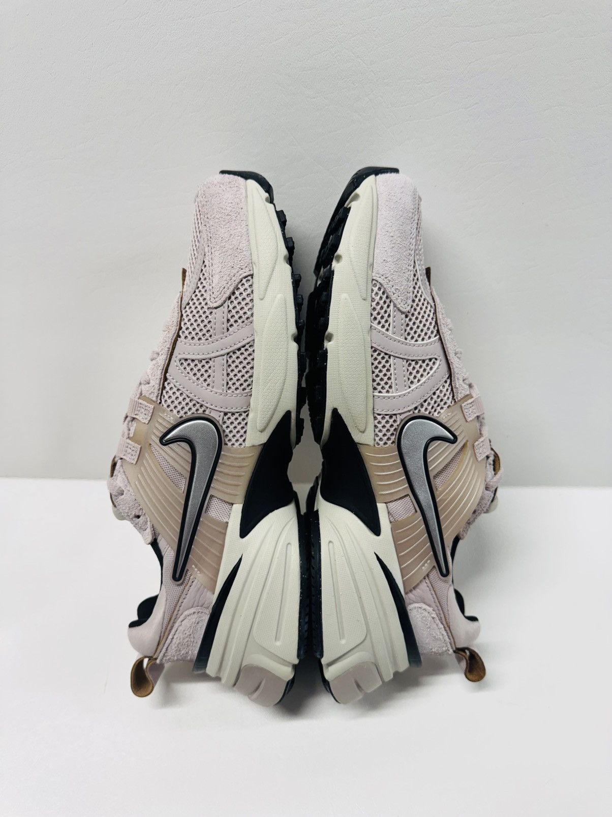 Nike Nike V2K Run Platinum Violet/Chrome-Light Bone-Black Size US 9.5 / IT 39.5 - 3 Thumbnail