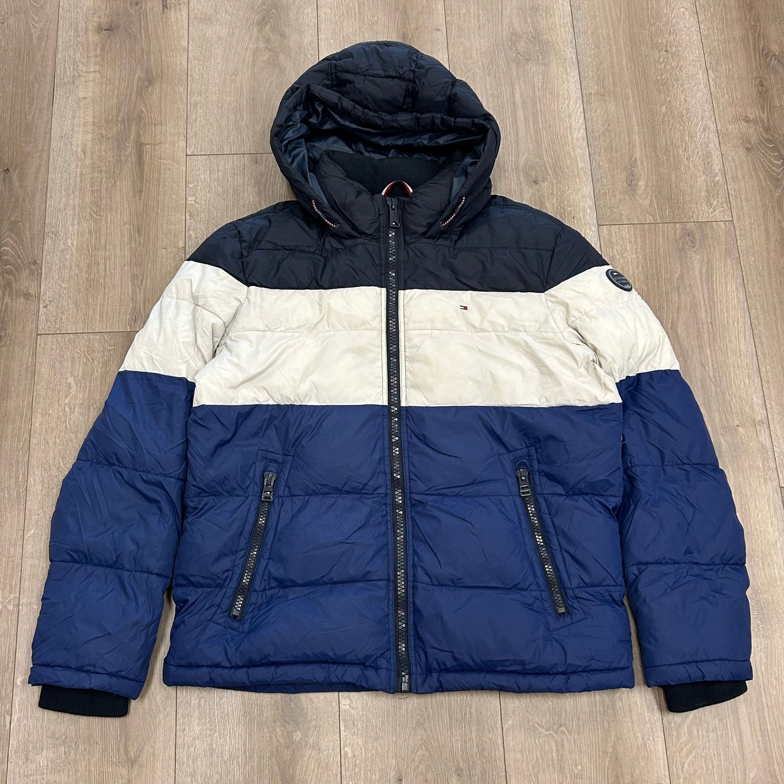Tommy Hilfiger Tommy Hilfiger Quilted Puffer Hooded Jacket size Large L Size US L / EU 52-54 / 3 - 1 Thumbnail
