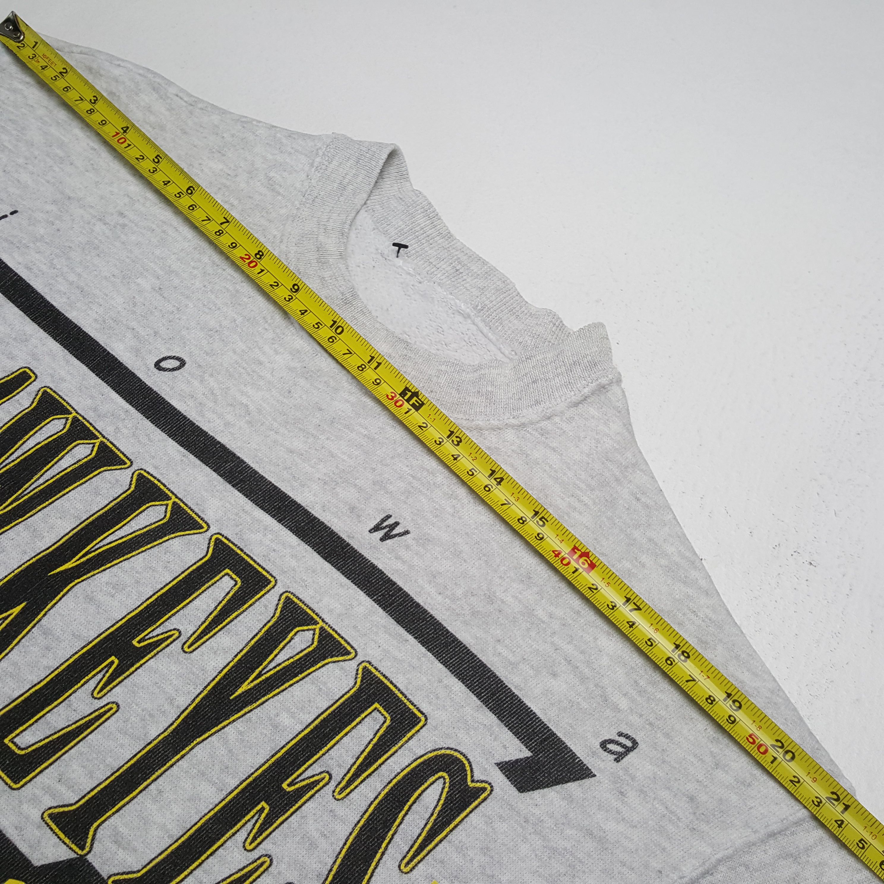 NFL Vintage Iowa Hawkeyes Tradition NFL Team Sweatshirt C321N13 Size US M / EU 48-50 / 2 - 4 Thumbnail