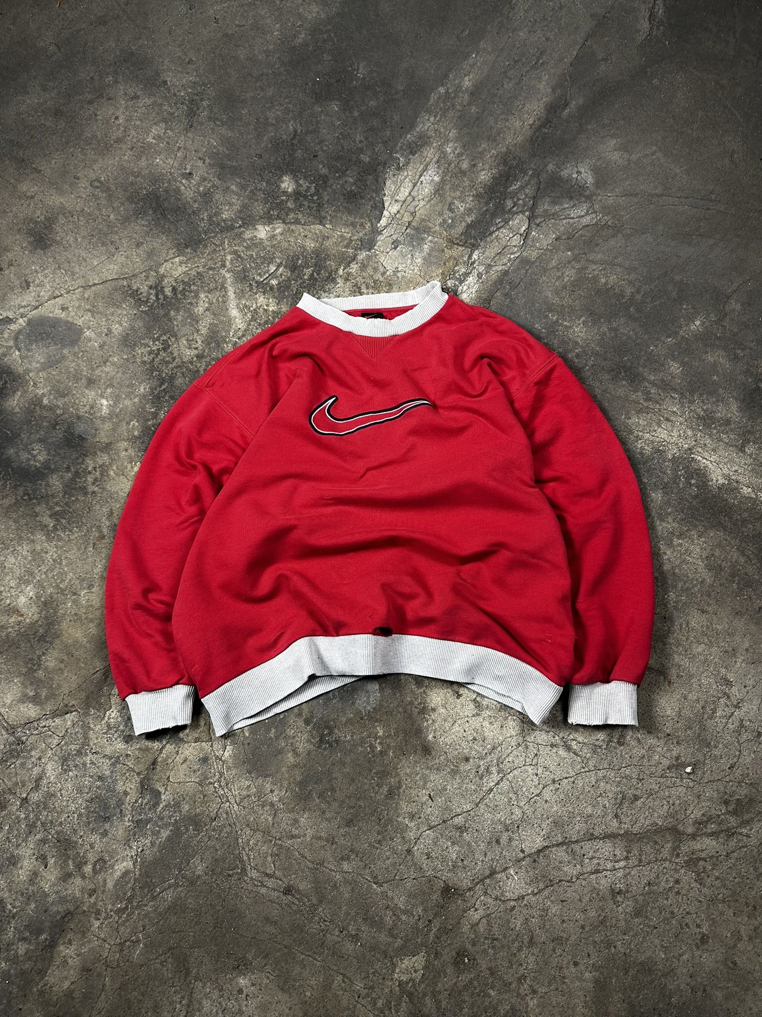 Nike 90s Nike Swoosh Distressed Boxy Crewneck Vintage Size US L / EU 52-54 / 3 - 1 Thumbnail