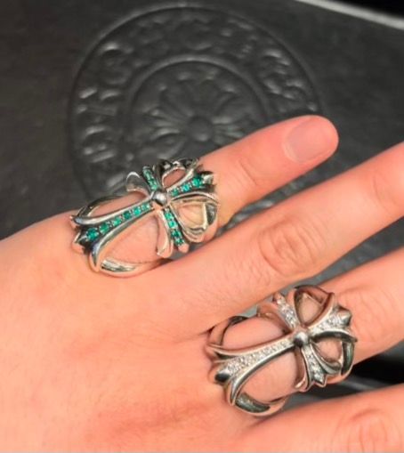 Pre-owned Chrome Hearts Emerald Infinity Cross Ring In Silver