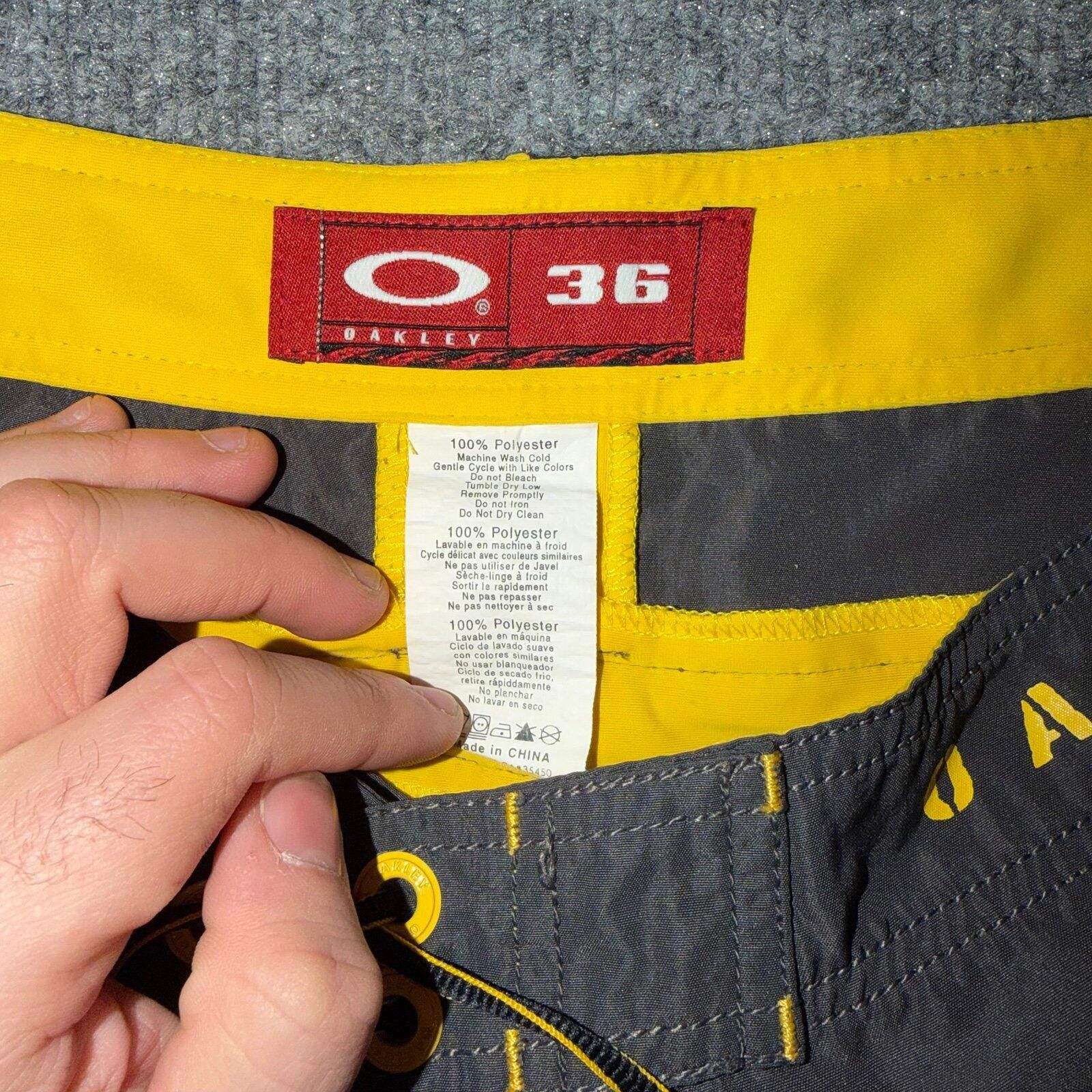 Oakley Oakley 90s Grey/Yellow Skull Board Shorts Mens XL 36 Size US 36 / EU 52 - 3 Thumbnail