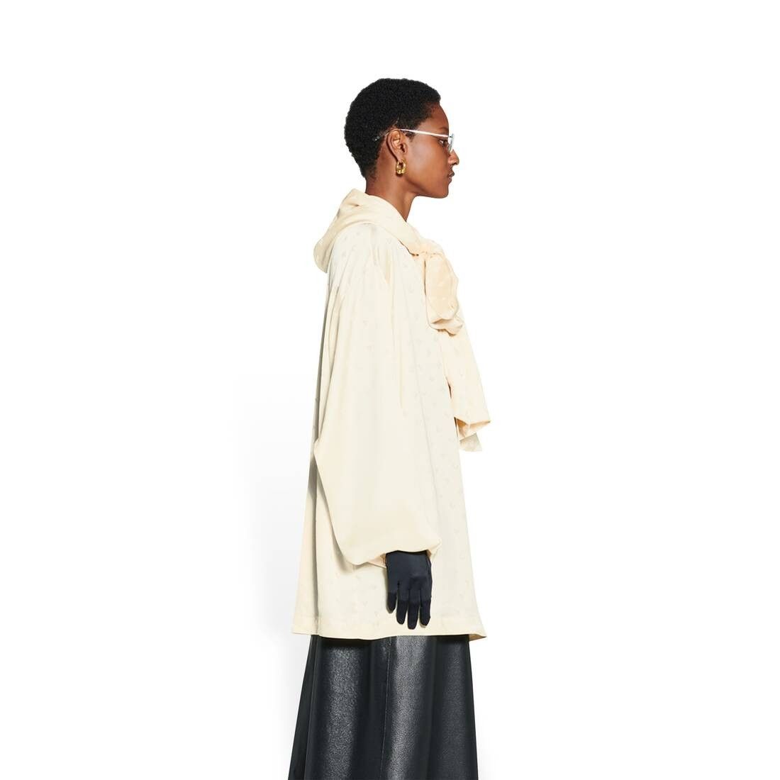 Balenciaga oc11z0625 Hooded Blouse in Ivory Size XS / US 0-2 / IT 36-38 - 3 Thumbnail