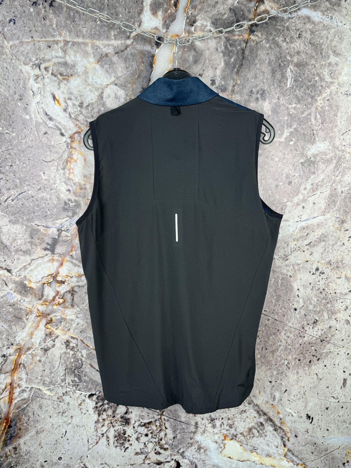 Asics Men’s ASICS Vest Black Blue Streetwear Size XL Size US XL / EU 56 / 4 - 10 Thumbnail