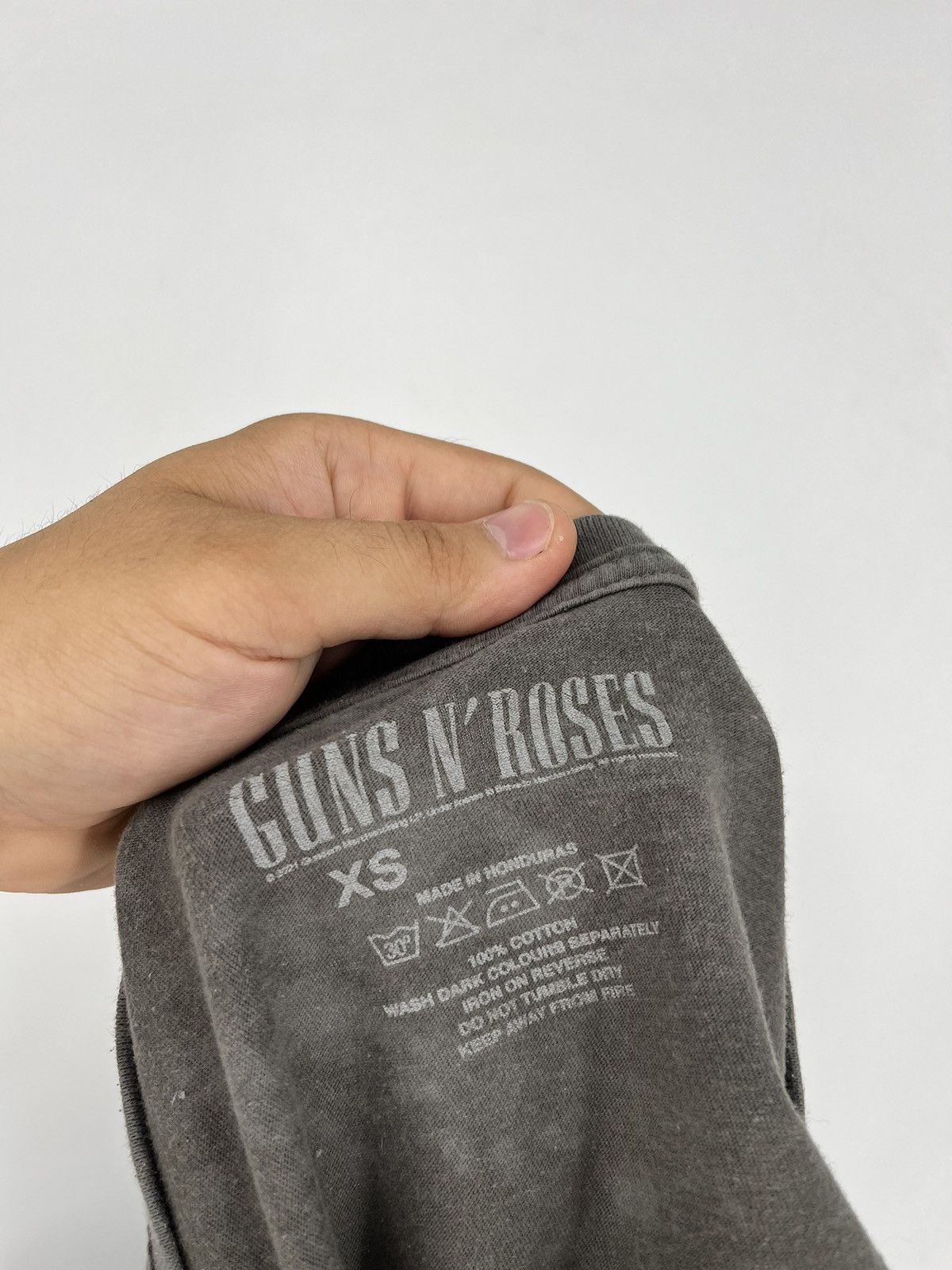 Band Tees × Vintage Guns and Roses Vintage Y2K Rock Band Tee Size S Oversize Size US S / EU 44-46 / 1 - 9 Thumbnail