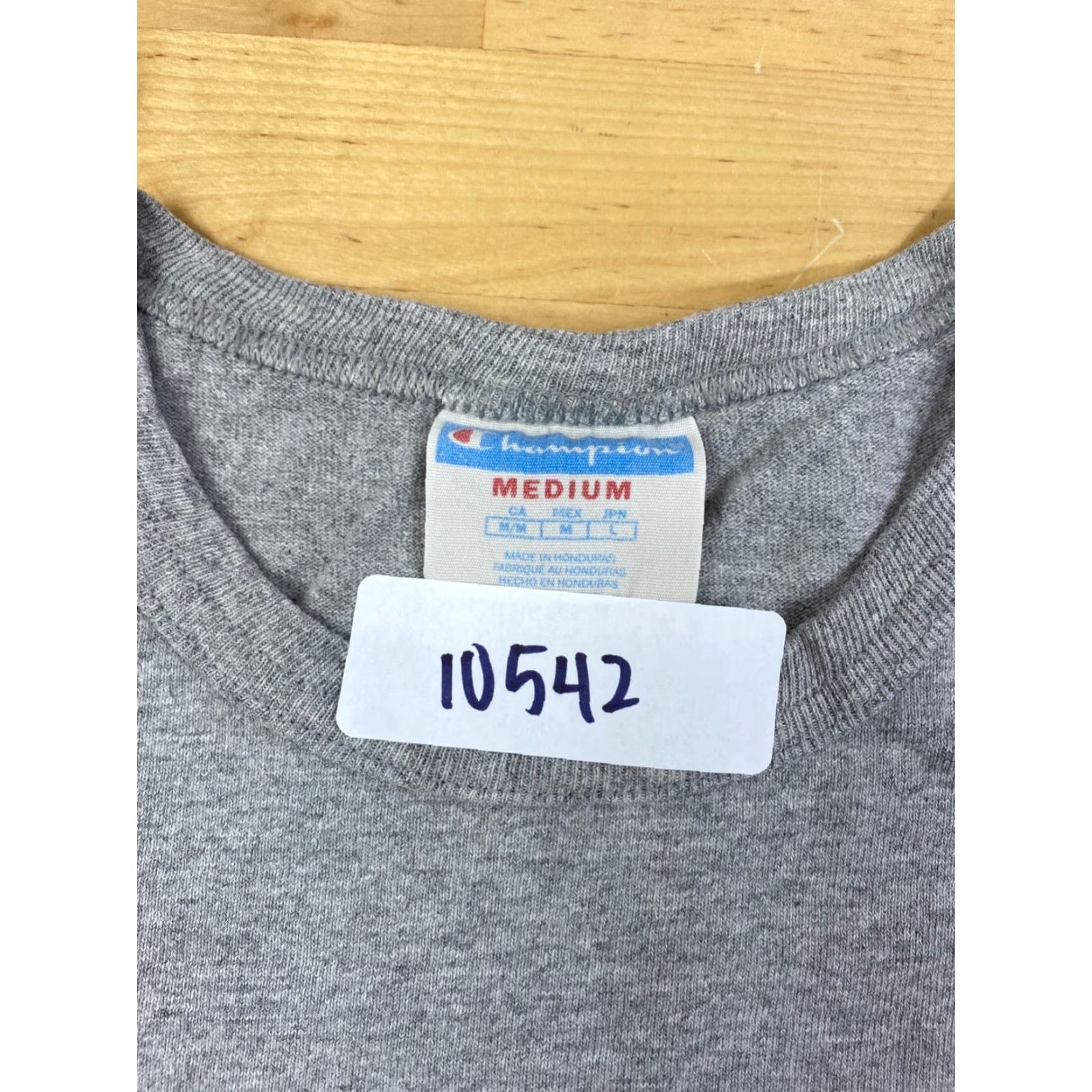 Champion VINTAGE Champion T Shirt Mens M Gray Velvet Logo Short Sleeve Casual 10542 Size US M / EU 48-50 / 2 - 3 Thumbnail