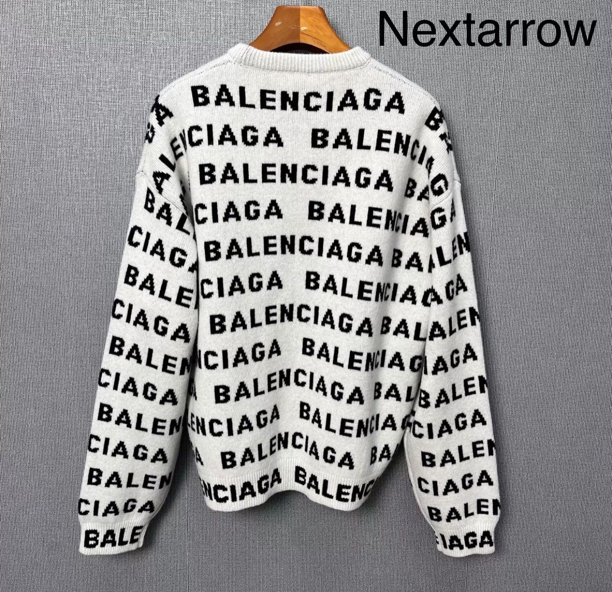 Balenciaga Balenciaga logo round neck long sleeved sweater Size US S / EU 44-46 / 1 - 2 Thumbnail