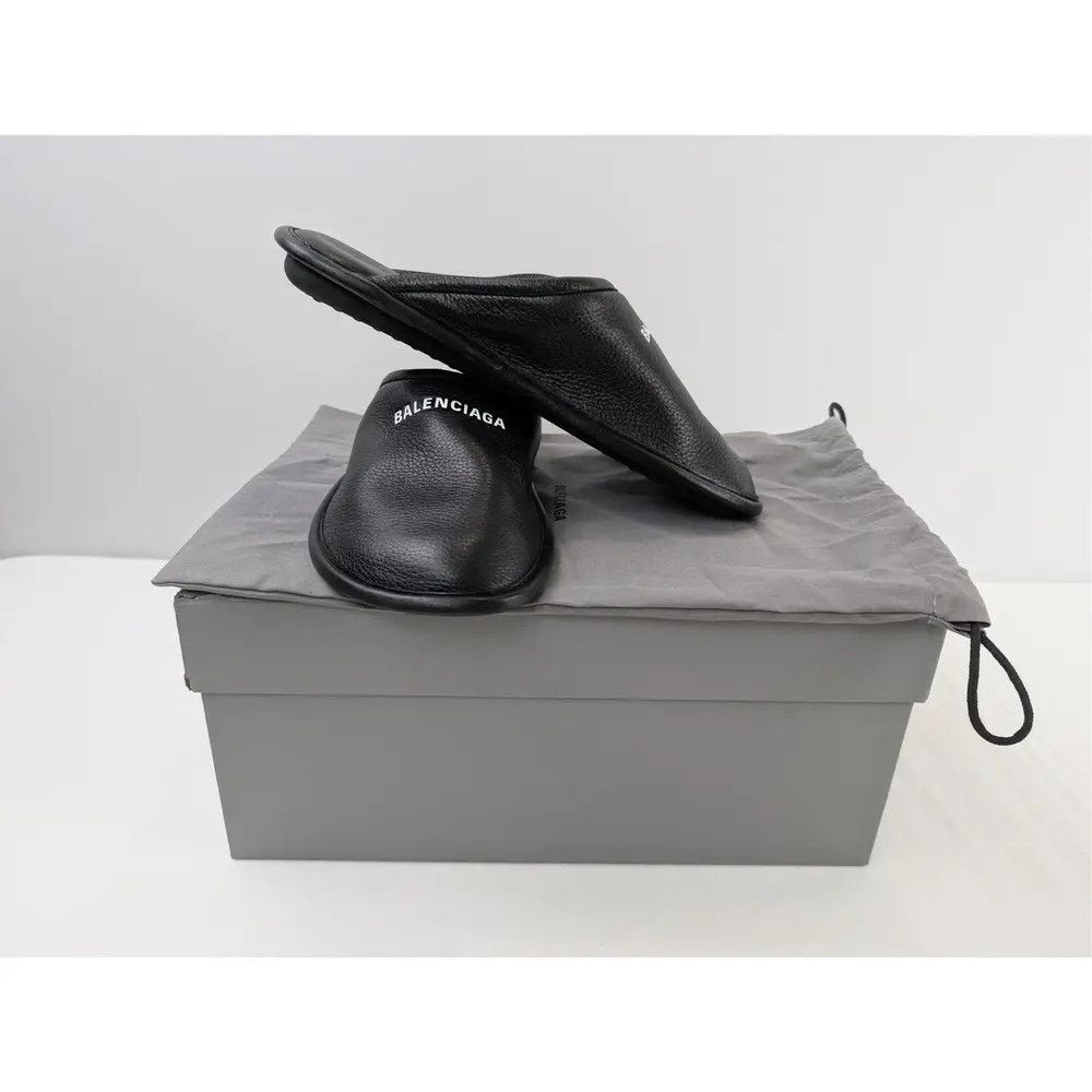 Balenciaga o1rshd1 Logo Grained Leather / Control Home Mule Flat Black Size US 13 / EU 46 - 14 Thumbnail