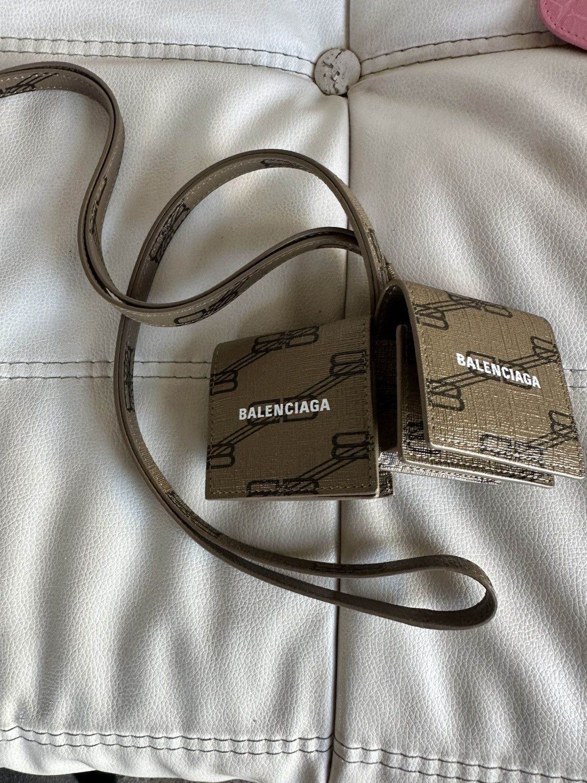 Balenciaga balenciaga BB monogram Cash AirPods holder Size ONE SIZE - 2 Thumbnail