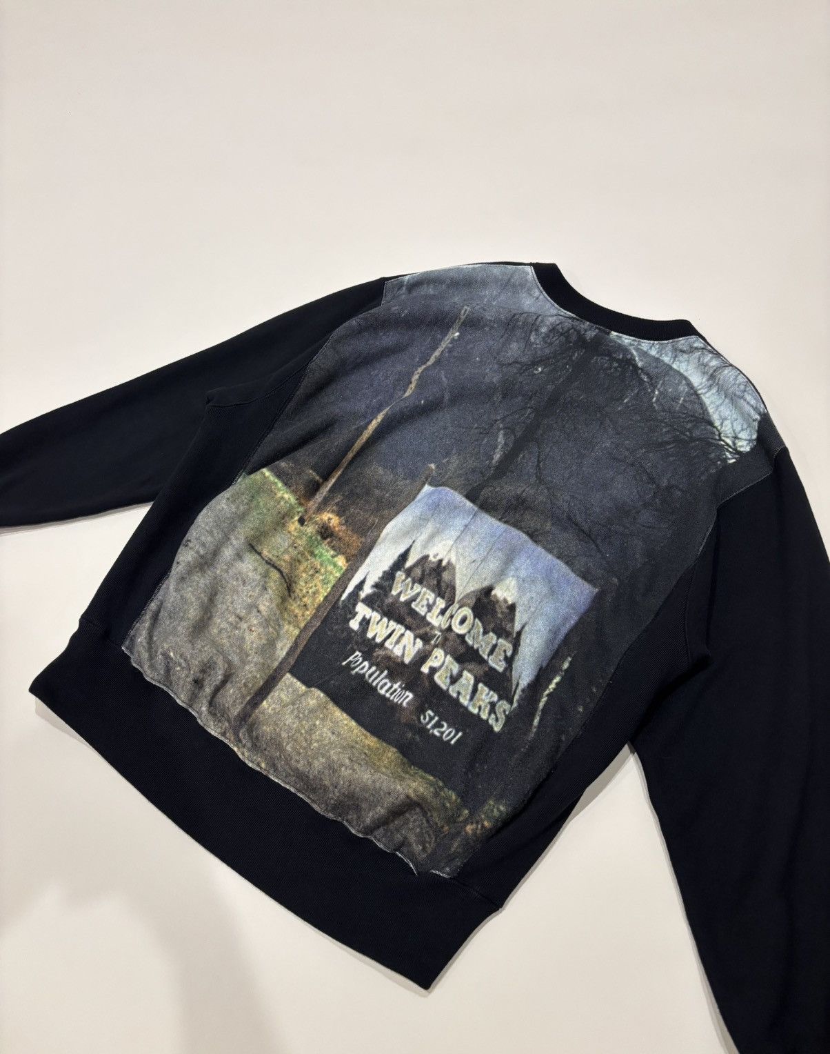 Undercover Undercover Jun Takahashi x Twin Peaks 24AW Crewneck Black Size US M / EU 48-50 / 2 - 3 Thumbnail