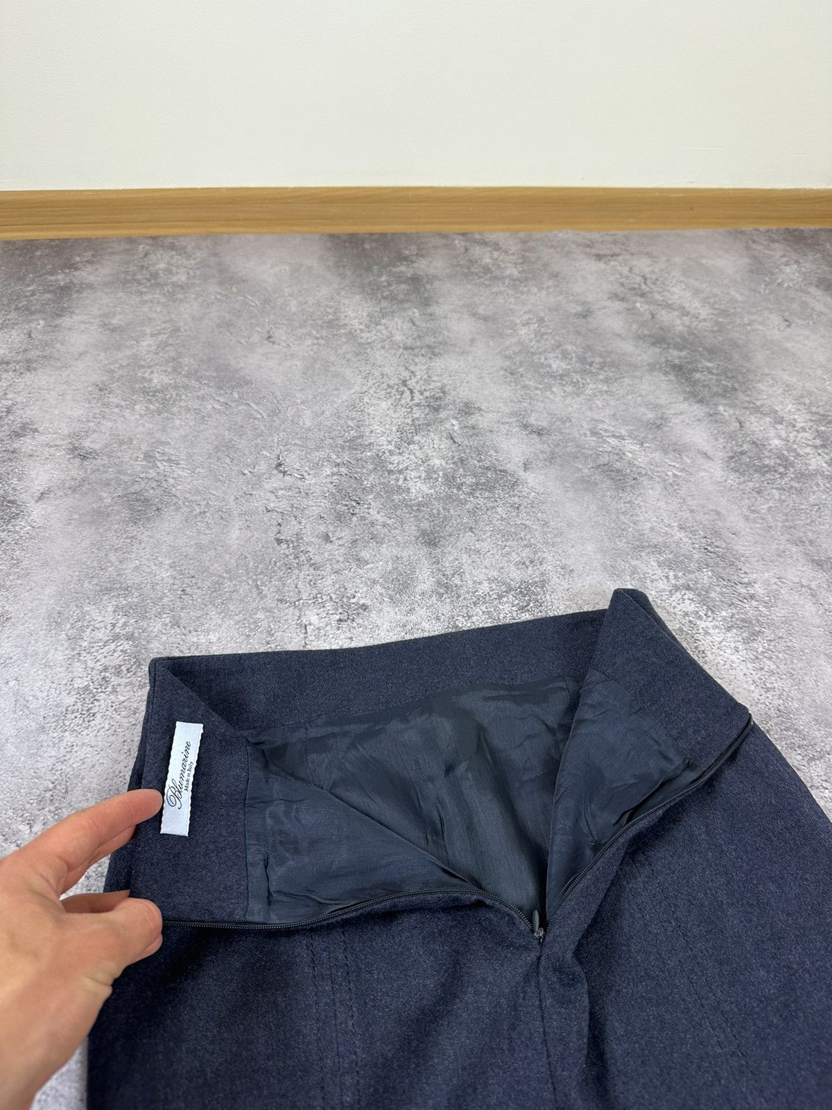 Blumarine Vintage Bluemarine Navy Wool Luxury Designer Midi Skirt Size 27" / US 4 / IT 40 - 8 Thumbnail