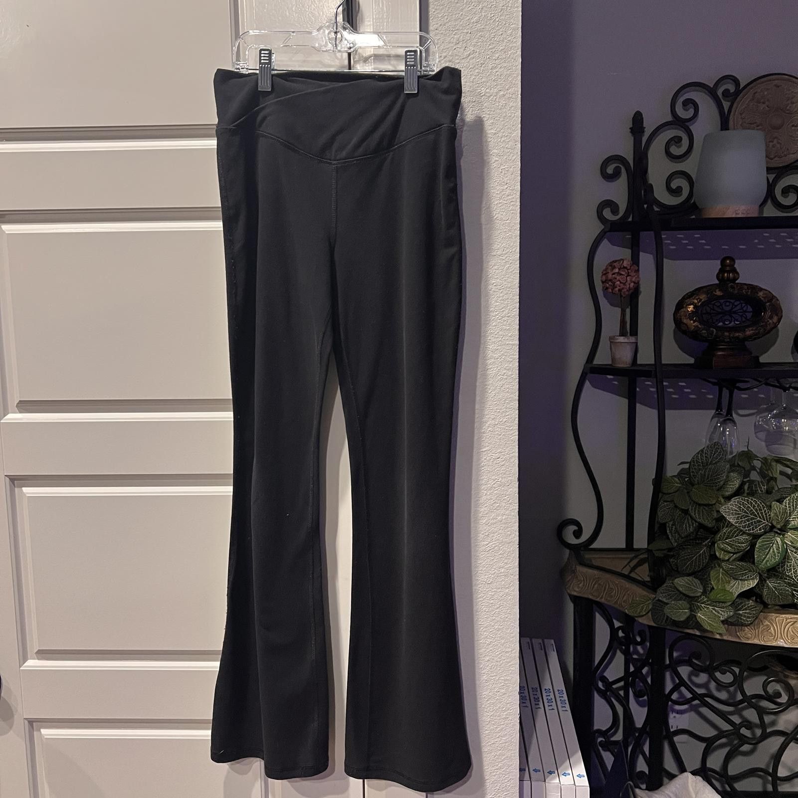 Other Old Navy Active Powerstretch Women's High-Rise Flare Size 40" / US 18 - 1 Thumbnail