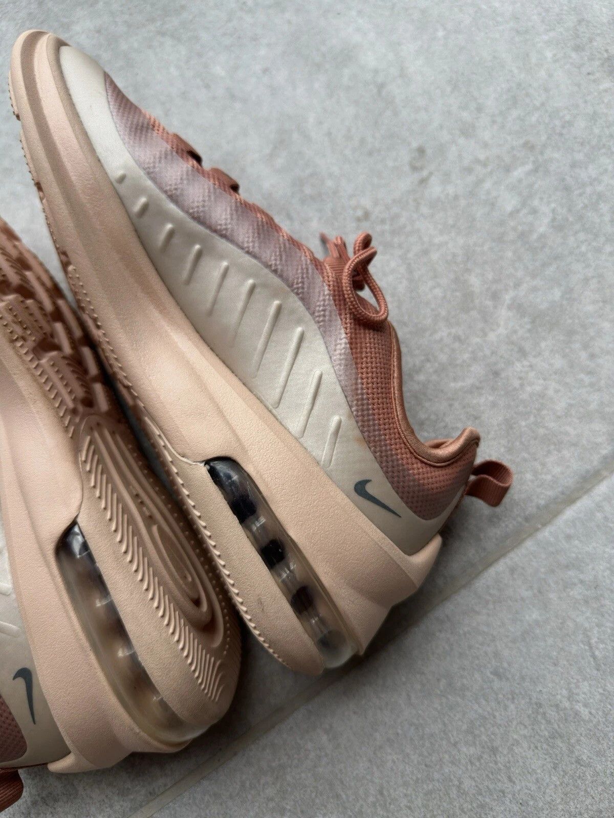 Nike Nike Air Max Axis Rose Blush Womens Running Shoes Size US 8.5 / IT 38.5 - 5 Thumbnail