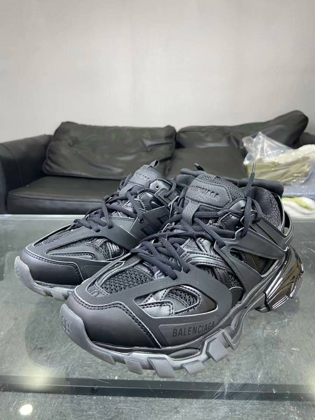 Balenciaga Balenciaga Black Lowtop Sneakers 7.5 Men Size US 7.5 / EU 40-41 - 1 Thumbnail