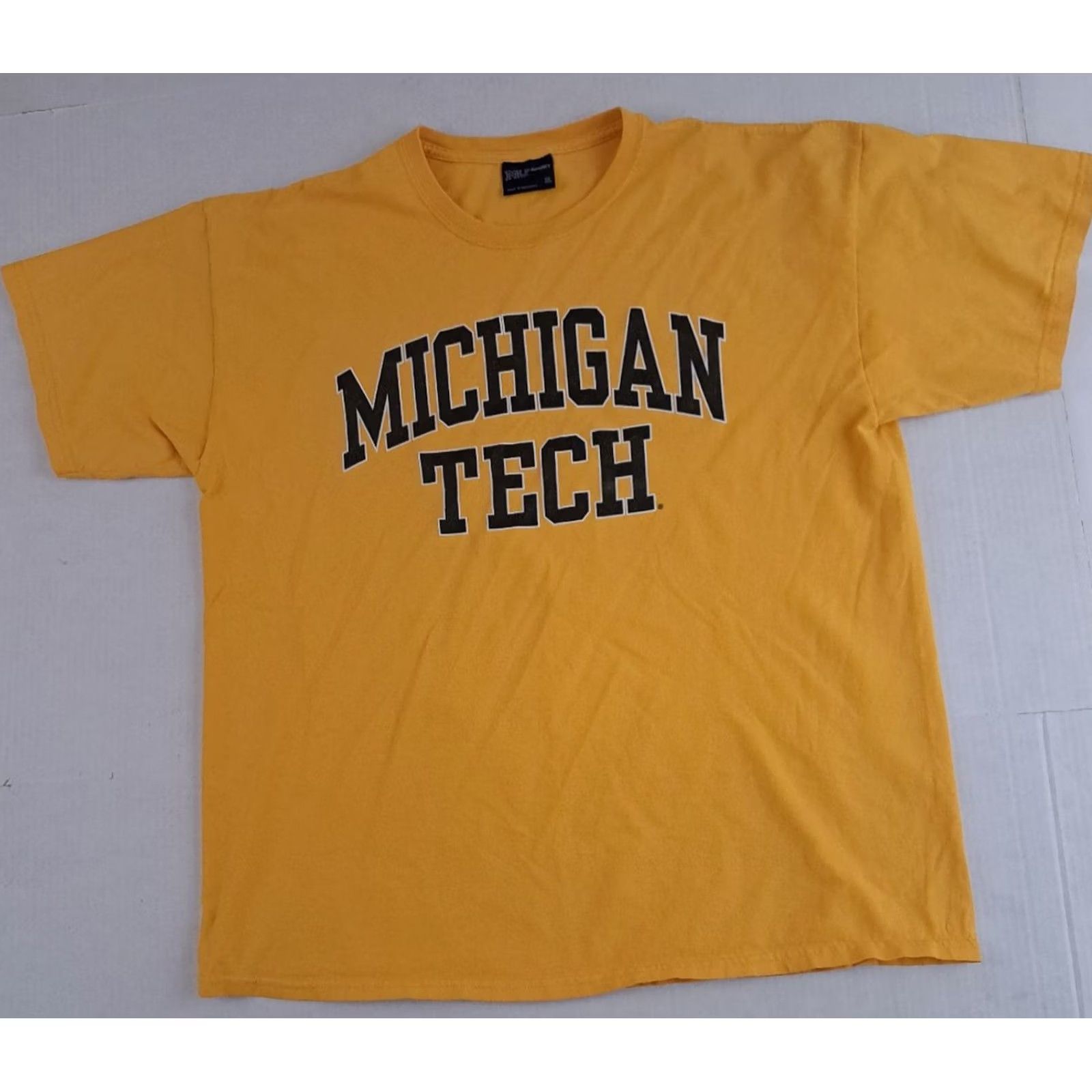 Vintage VINTAGE MV SPORT Michigan Tech University Printed T-Shirt XL Yellow Unisex Adults Crew Neck Short Sleeve Canvas Cotton 1990s Size US XL / EU 56 / 4 - 3 Thumbnail