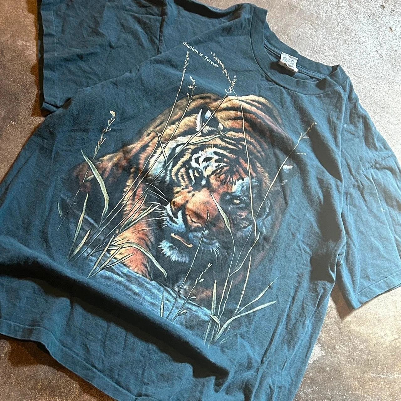 Vintage Vintage 1990s single stitch tiger print tee. Made in USA Size US XL / EU 56 / 4 - 1 Thumbnail