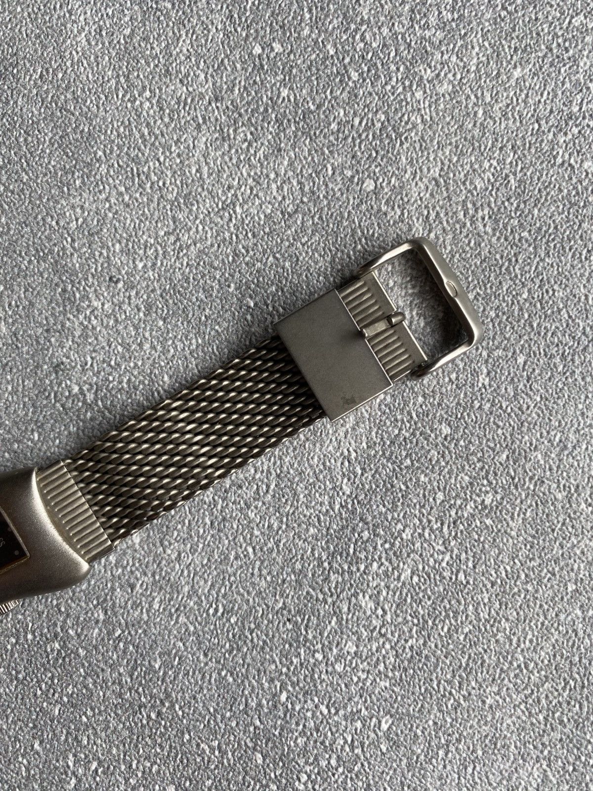 Vintage Vintage ABySS Curved Mess Watch Size ONE SIZE - 6 Thumbnail