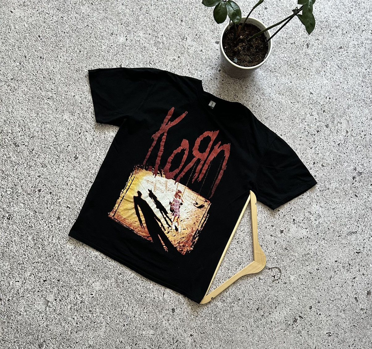 Band Tees Rare Korn Girl on a Swing Band Death Metal Rock T-Shirt Size US XL / EU 56 / 4 - 1 Thumbnail