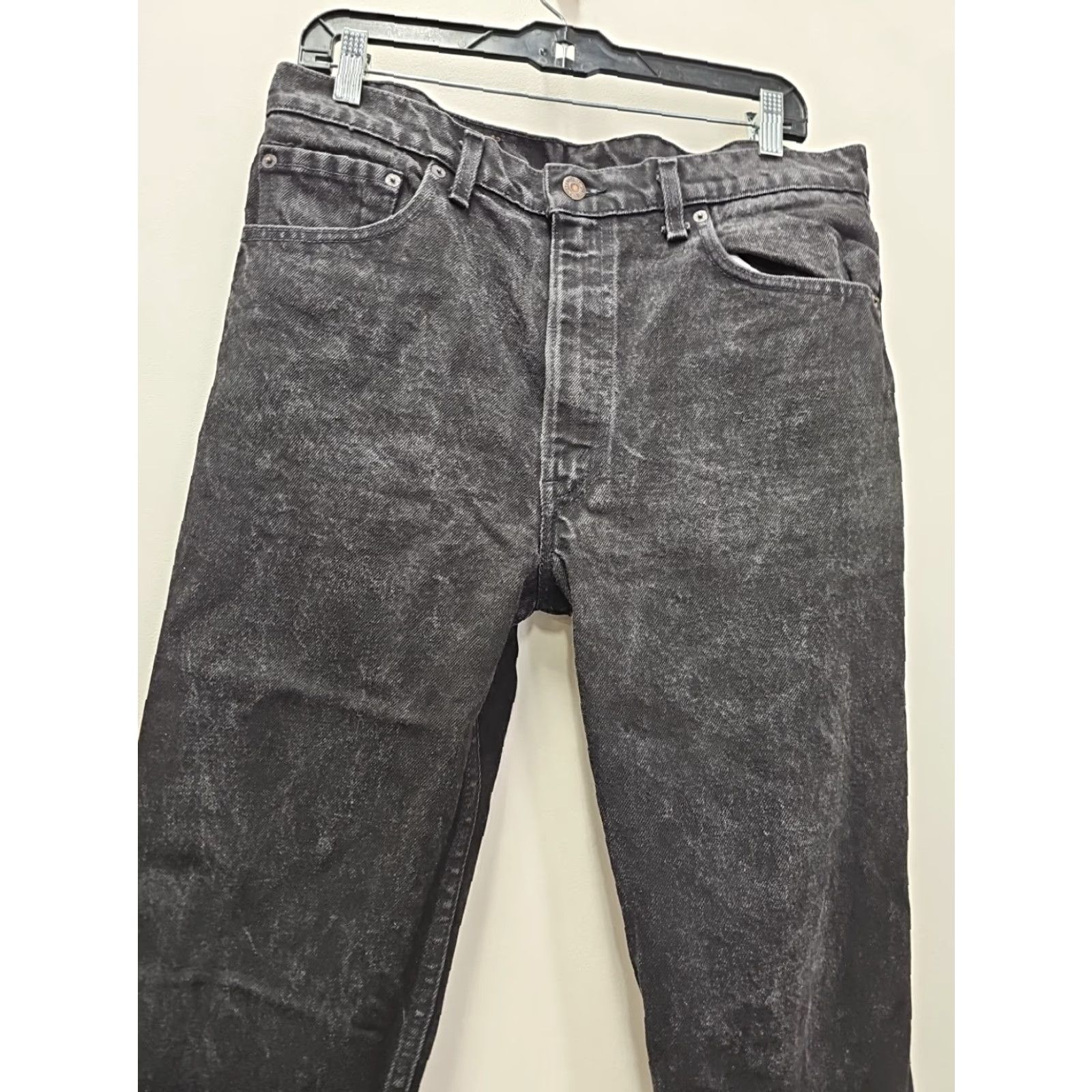 Levi's VINTAGE Levi's 505 Jeans Men's 36x32 Straight Black Denim USA Jeans (5-Pocket) Regular Fit 80s 90s Grunge USA Brown Leather Patch Size US 36 / EU 52 - 4 Thumbnail