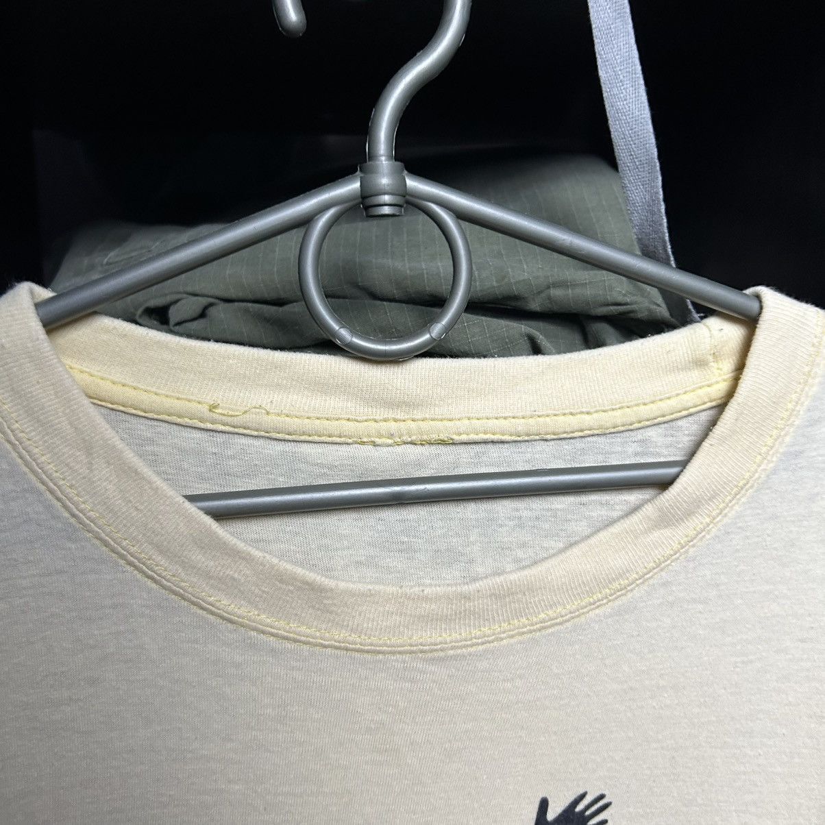 Michael Jackson Vintage Michael Jackson Big Logo Rock Band 90’s tee size M Size US M / EU 48-50 / 2 - 5 Thumbnail