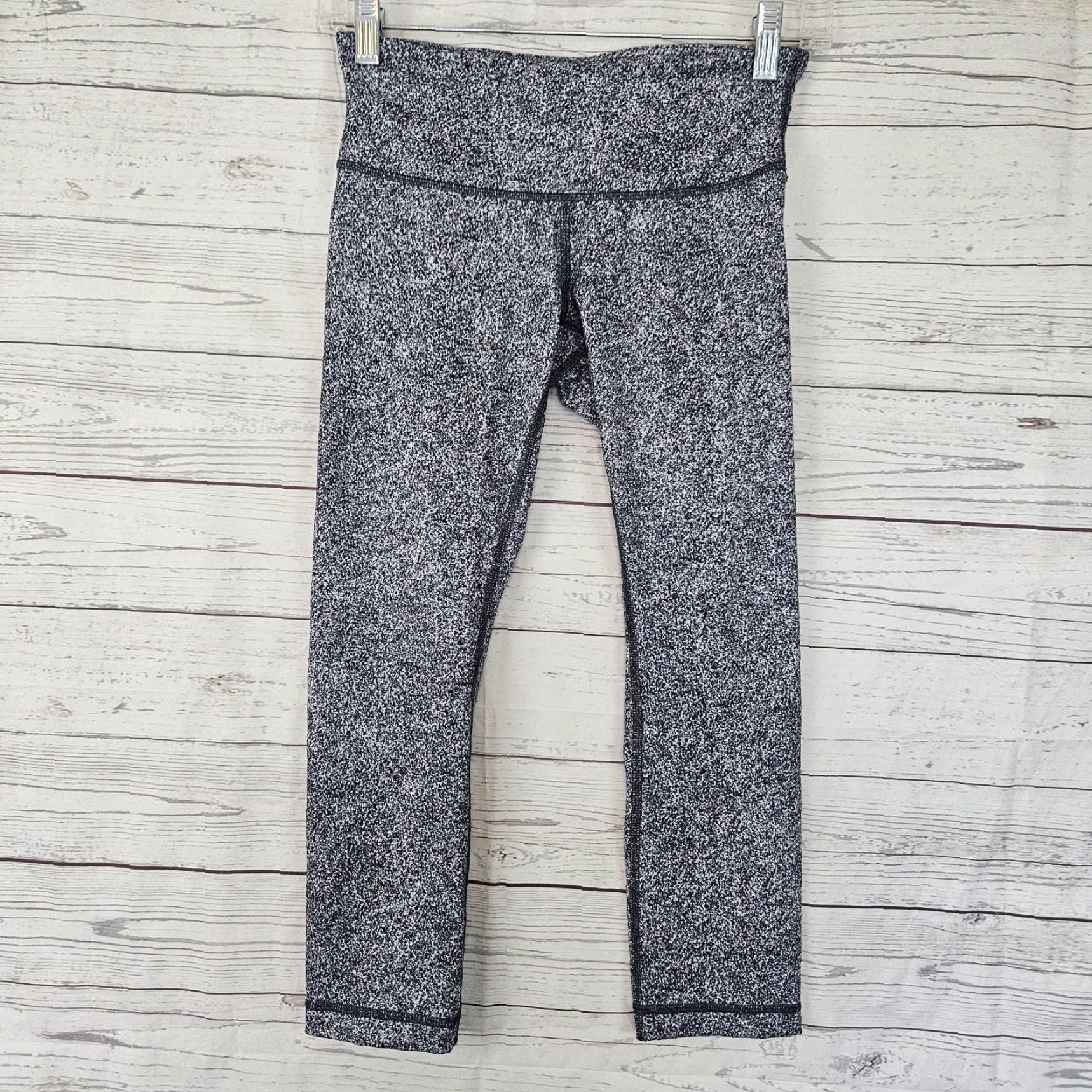 Lululemon Lululemon Leggings Capri Women 4 Gray White Speckled Low Rise Activewear Women's Capri Size 4 Size 27" / US 4 / IT 40 - 2 Thumbnail