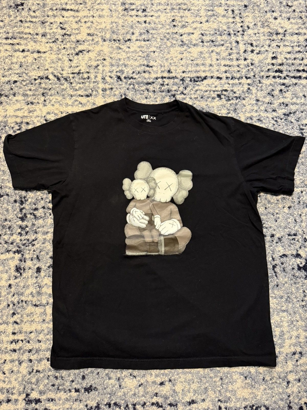 Kaws × Uniqlo Uniqlo x Kaws Black Tee Size US XL / EU 56 / 4 - 1 Thumbnail
