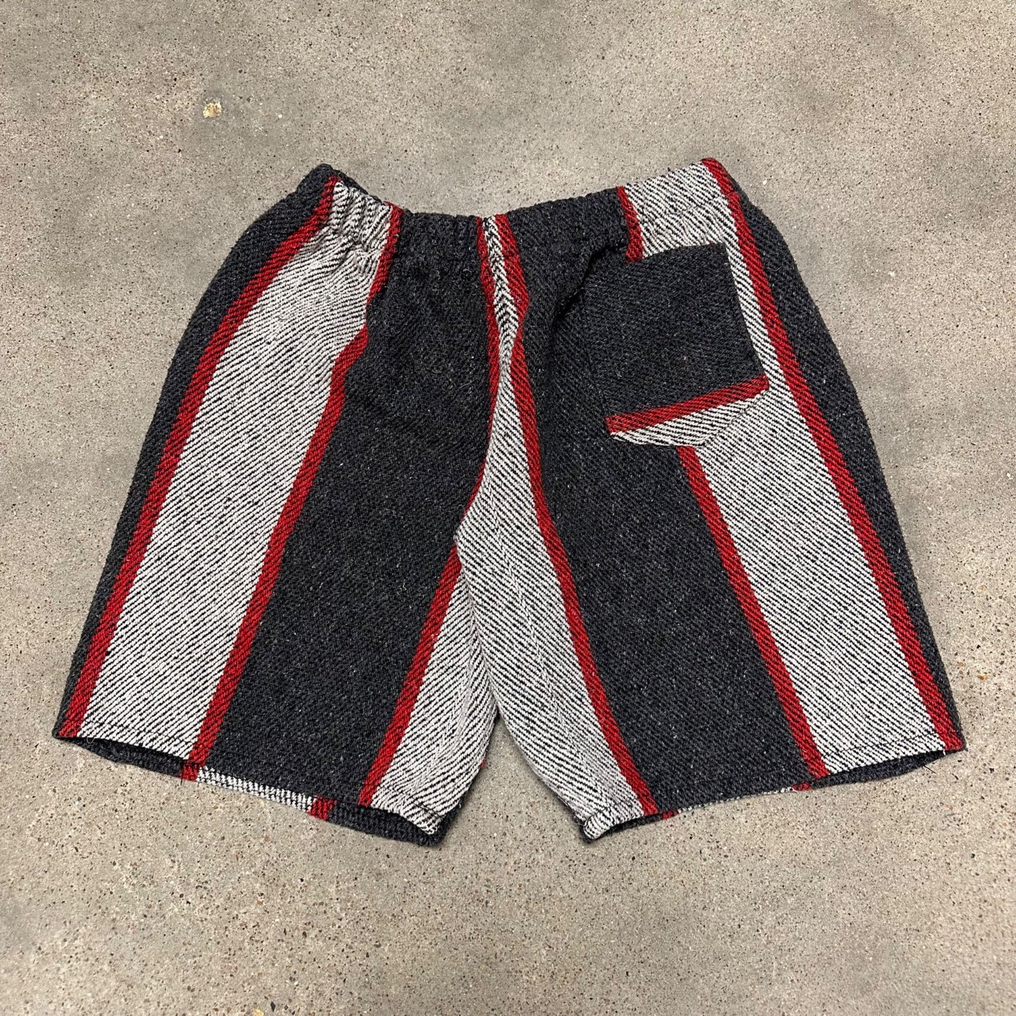 Vintage Vintage Unique Woven Heavyweight Shorts Size US 30 / EU 46 - 2 Thumbnail