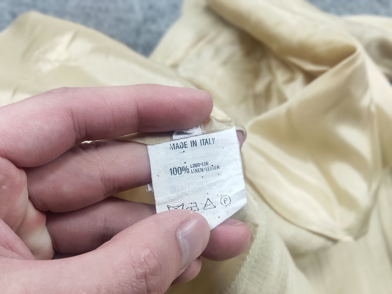 Emporio Armani Vintage Emporio Armani Linen Beige and V-neck Blazed Jacket Size M / US 6-8 / IT 42-44 - 16 Thumbnail